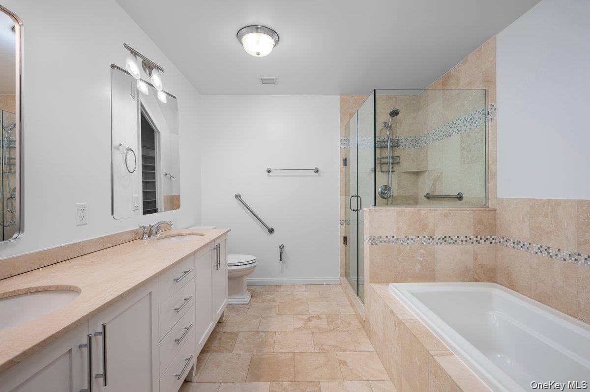 10 Byron Place 310 Property Photo 8