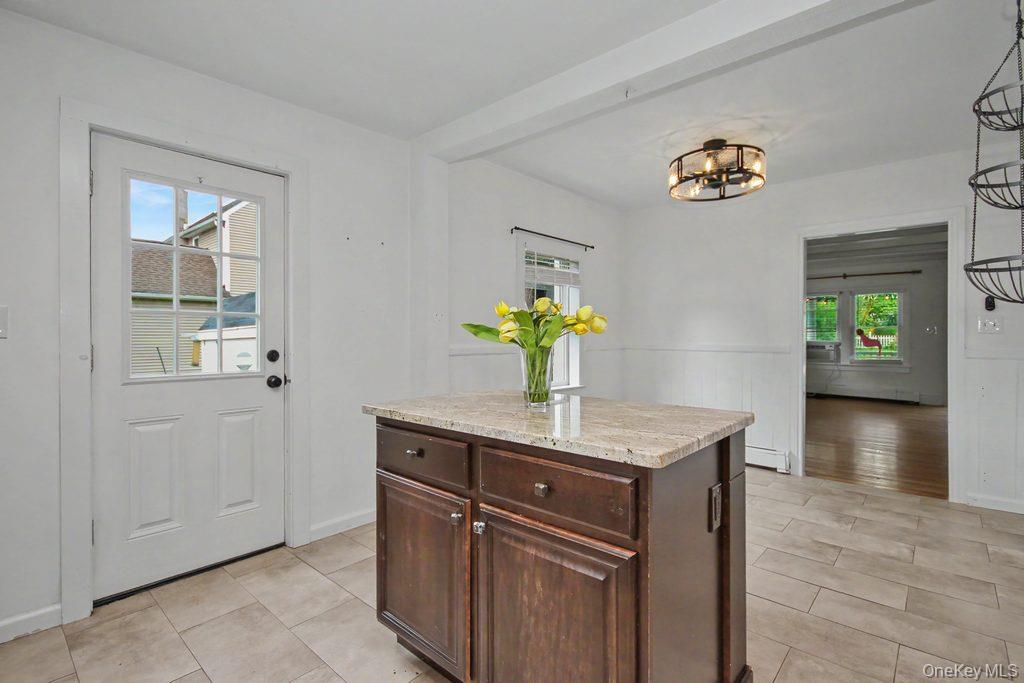 15 Roslyn Road Property Photo 12