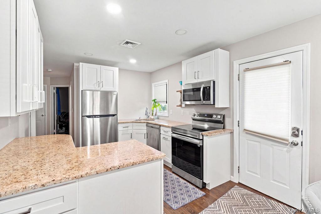 731 Muncey Road Property Photo 4
