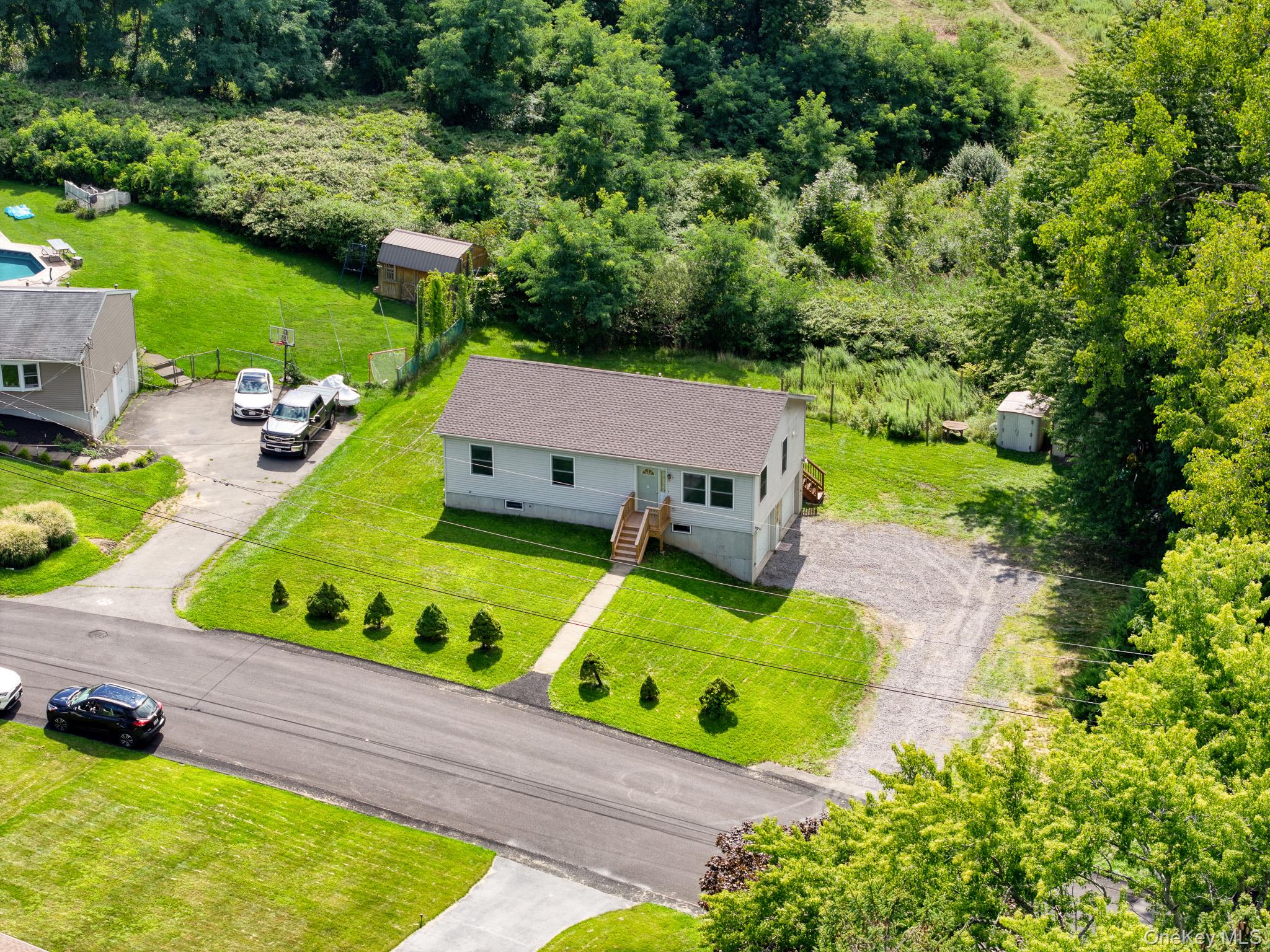 200 Doris Street Property Photo 1