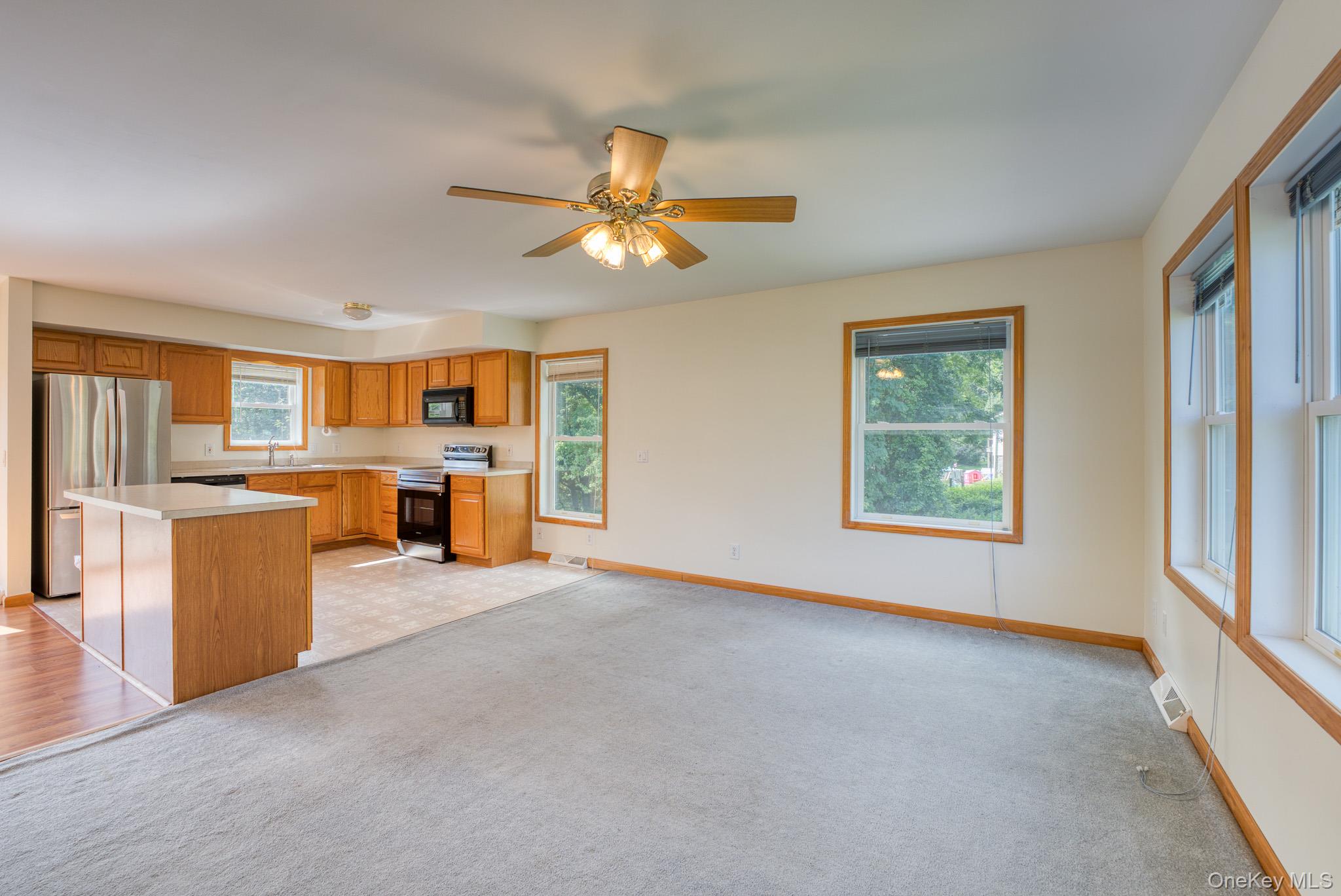 200 Doris Street Property Photo 9