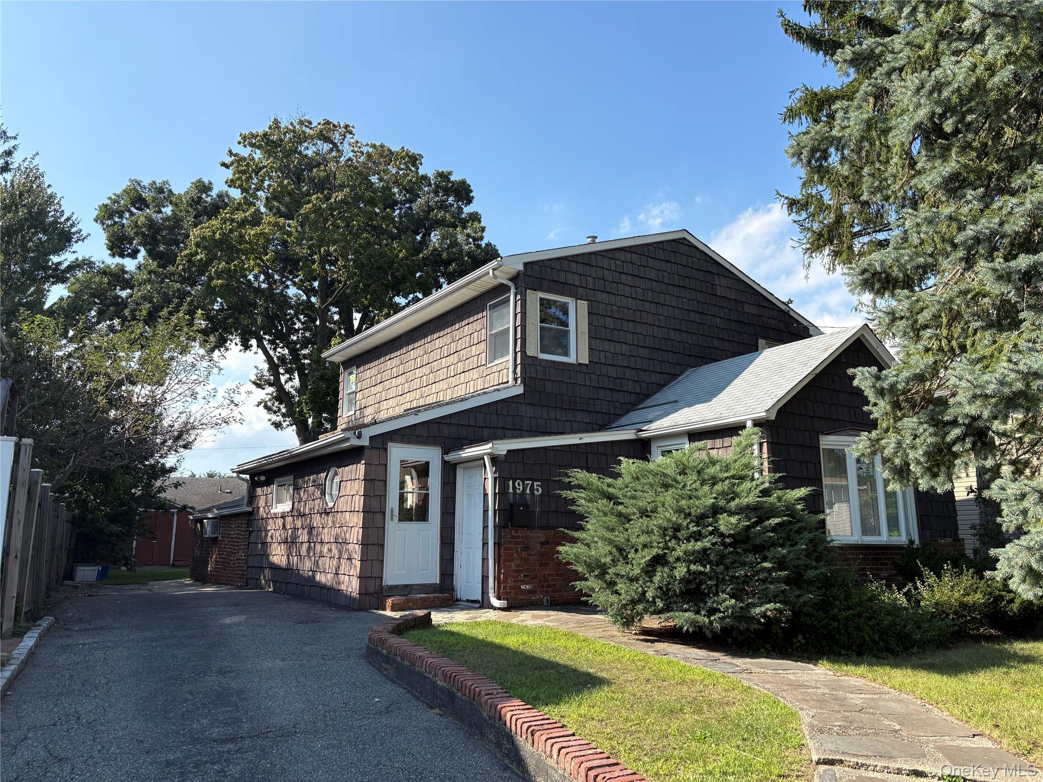 1975 Lenox Avenue Property Photo 1