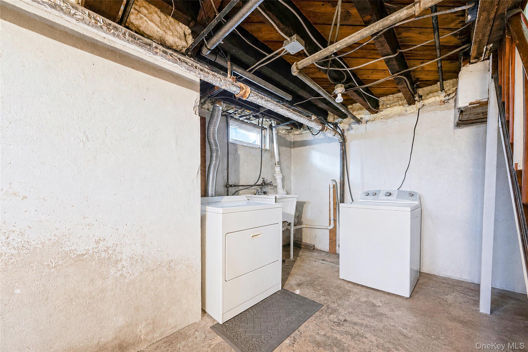 695 Front Street Property Photo 26