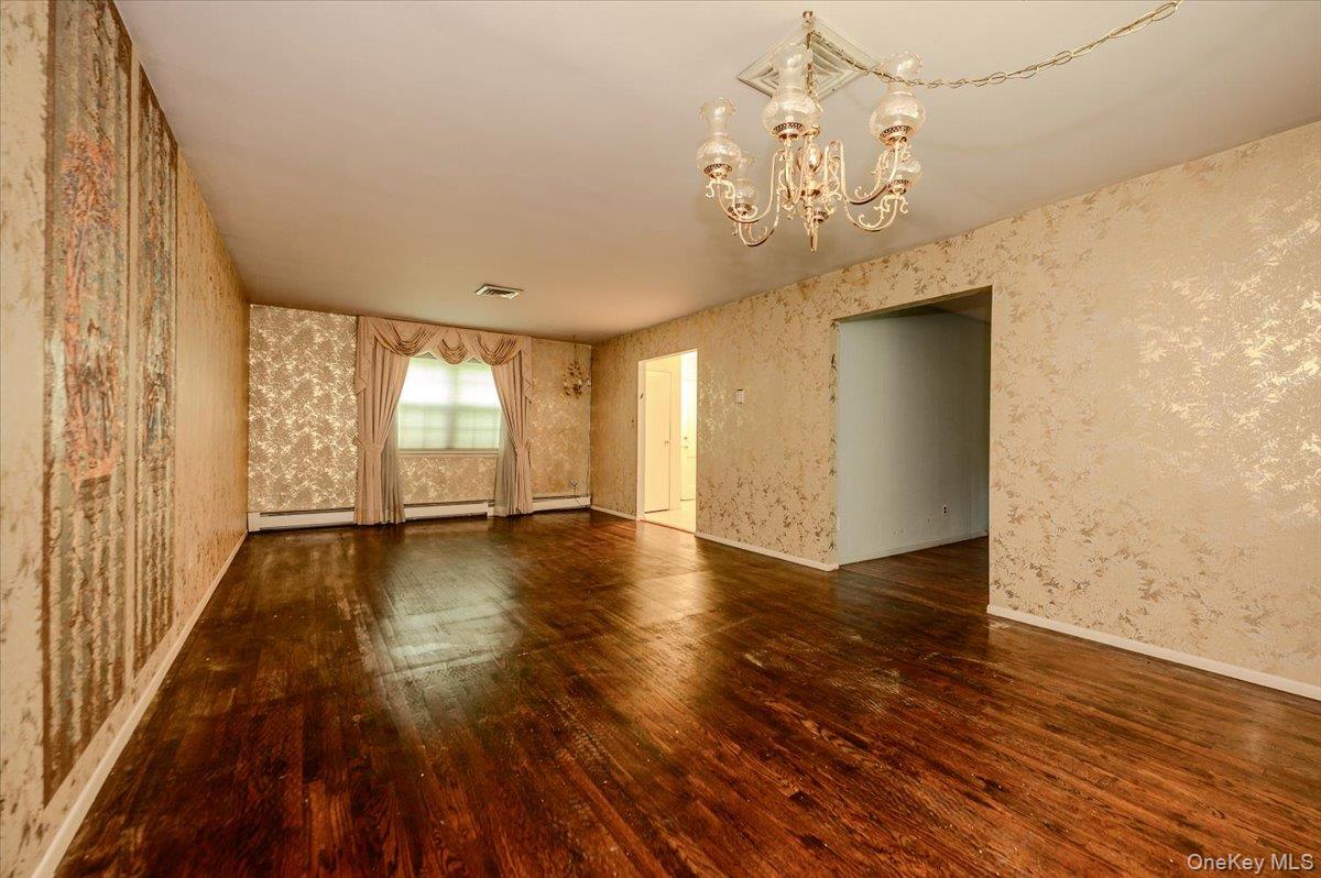44 E Half Hollow Road Property Photo 9