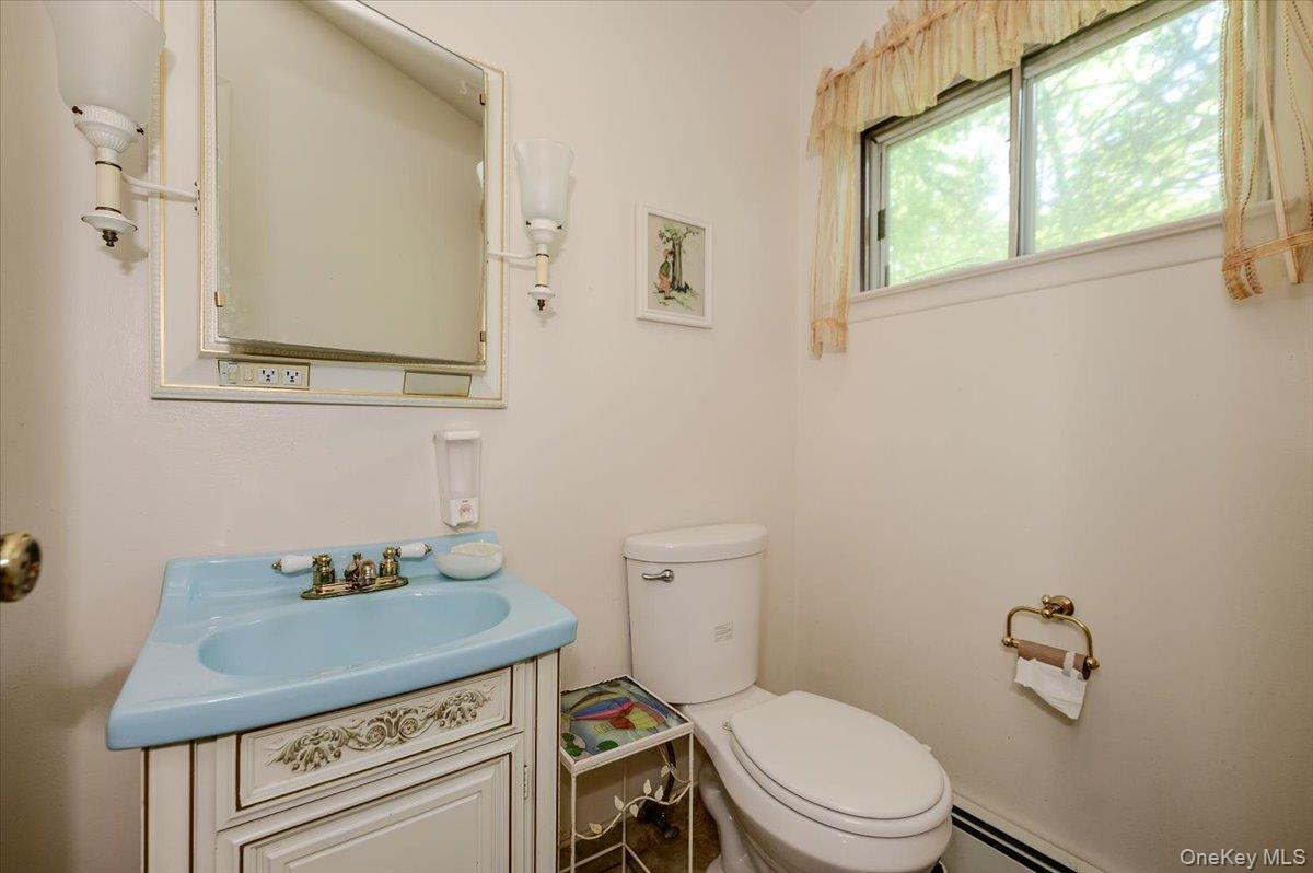 44 E Half Hollow Road Property Photo 17