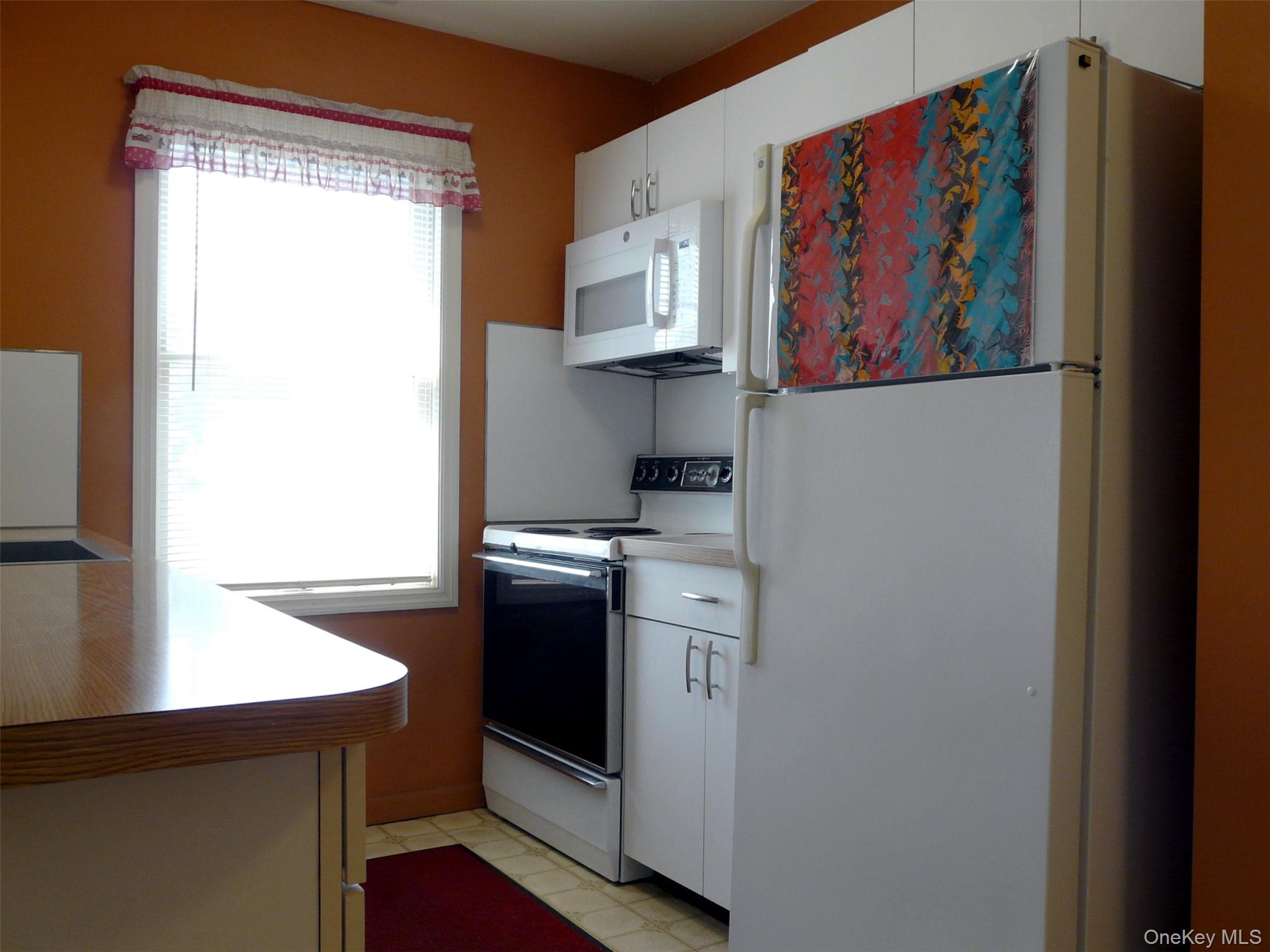 1876 Commerce Street Property Photo 6