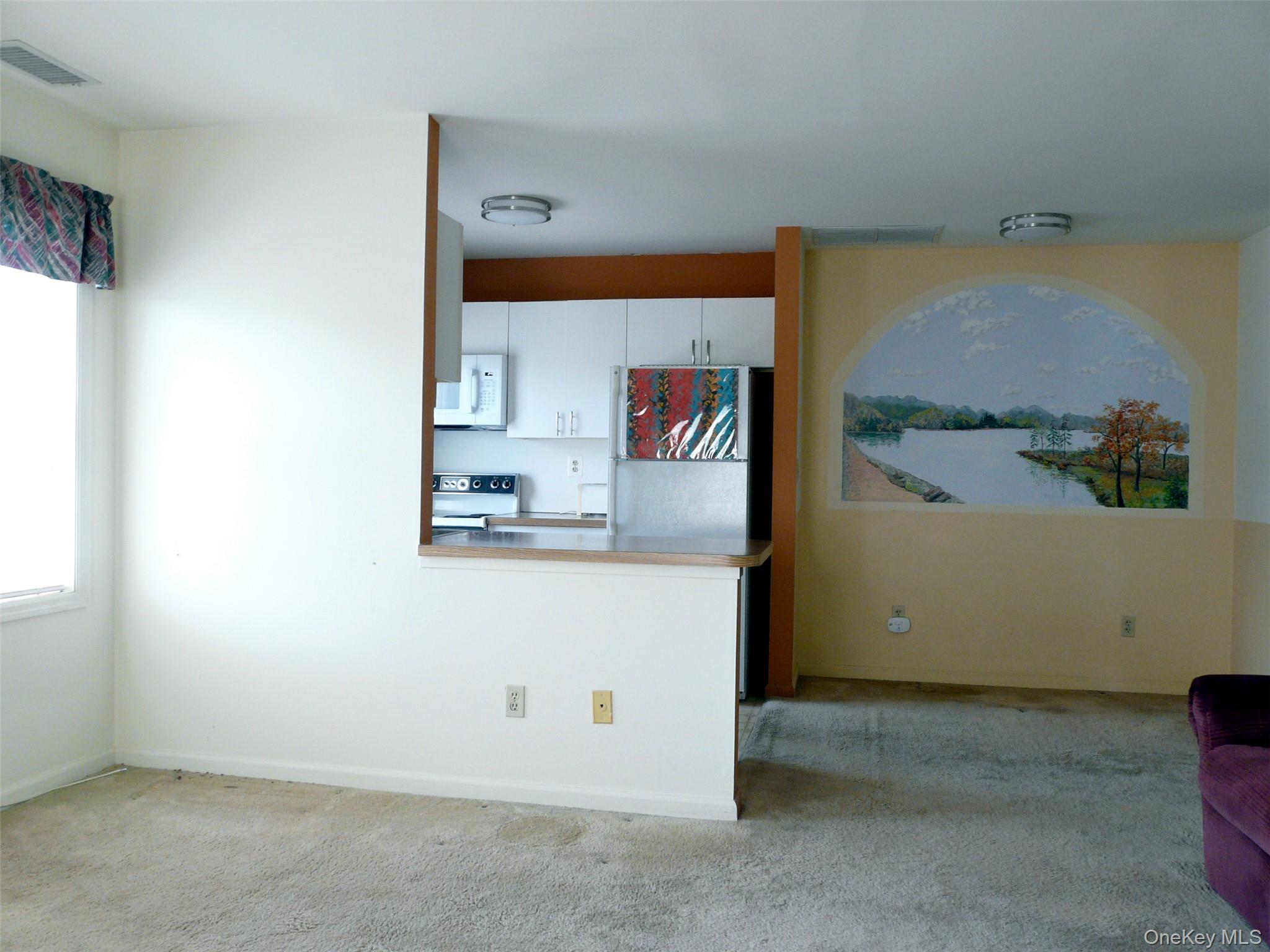 1876 Commerce Street Property Photo 8