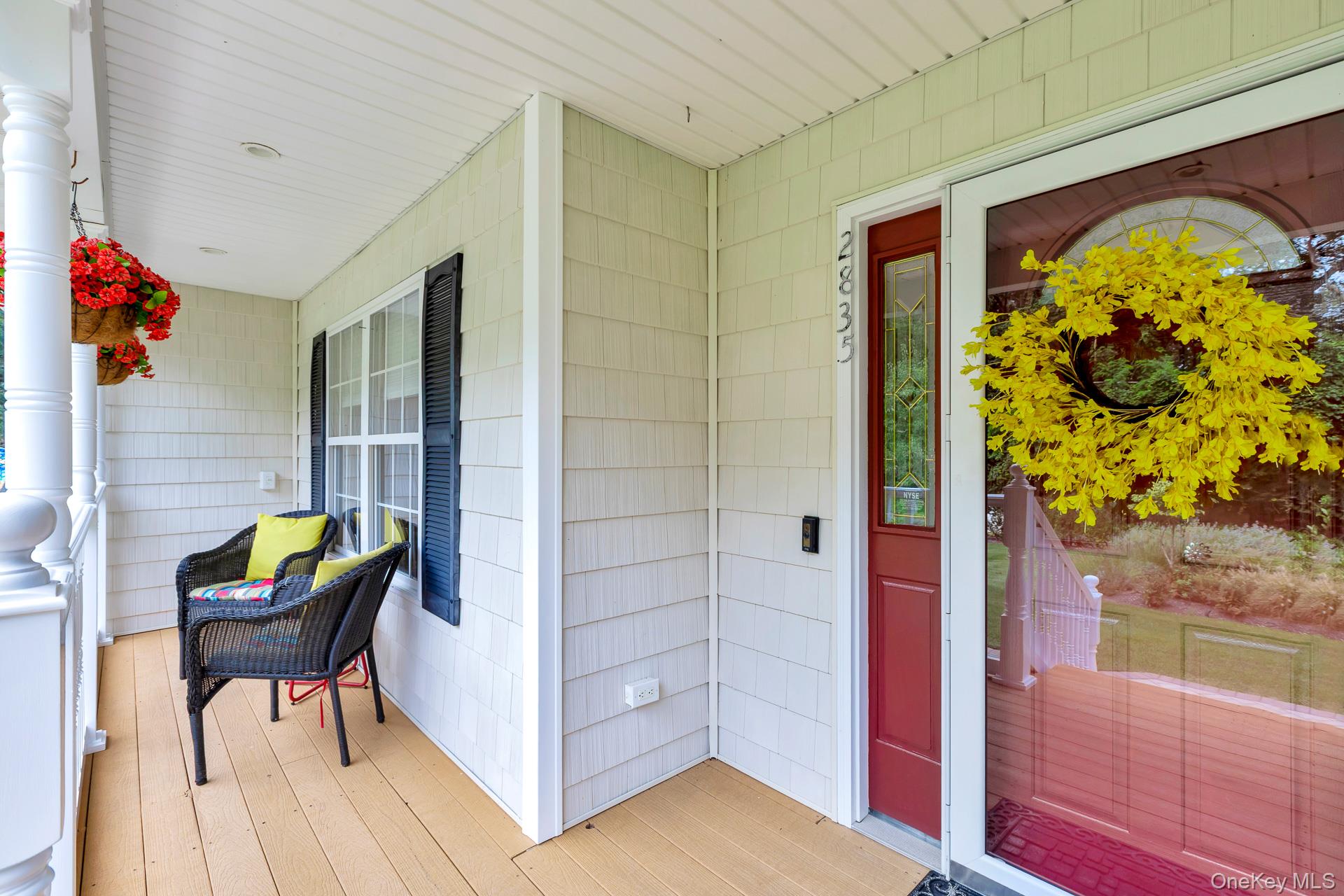 2835 N Wading River Road Property Photo 6