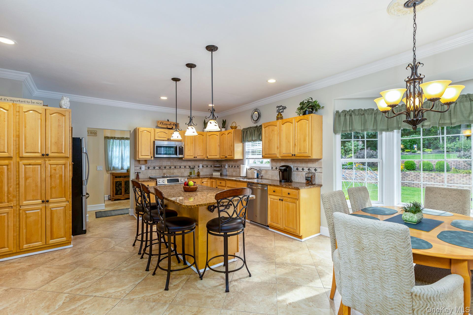 2835 N Wading River Road Property Photo 18