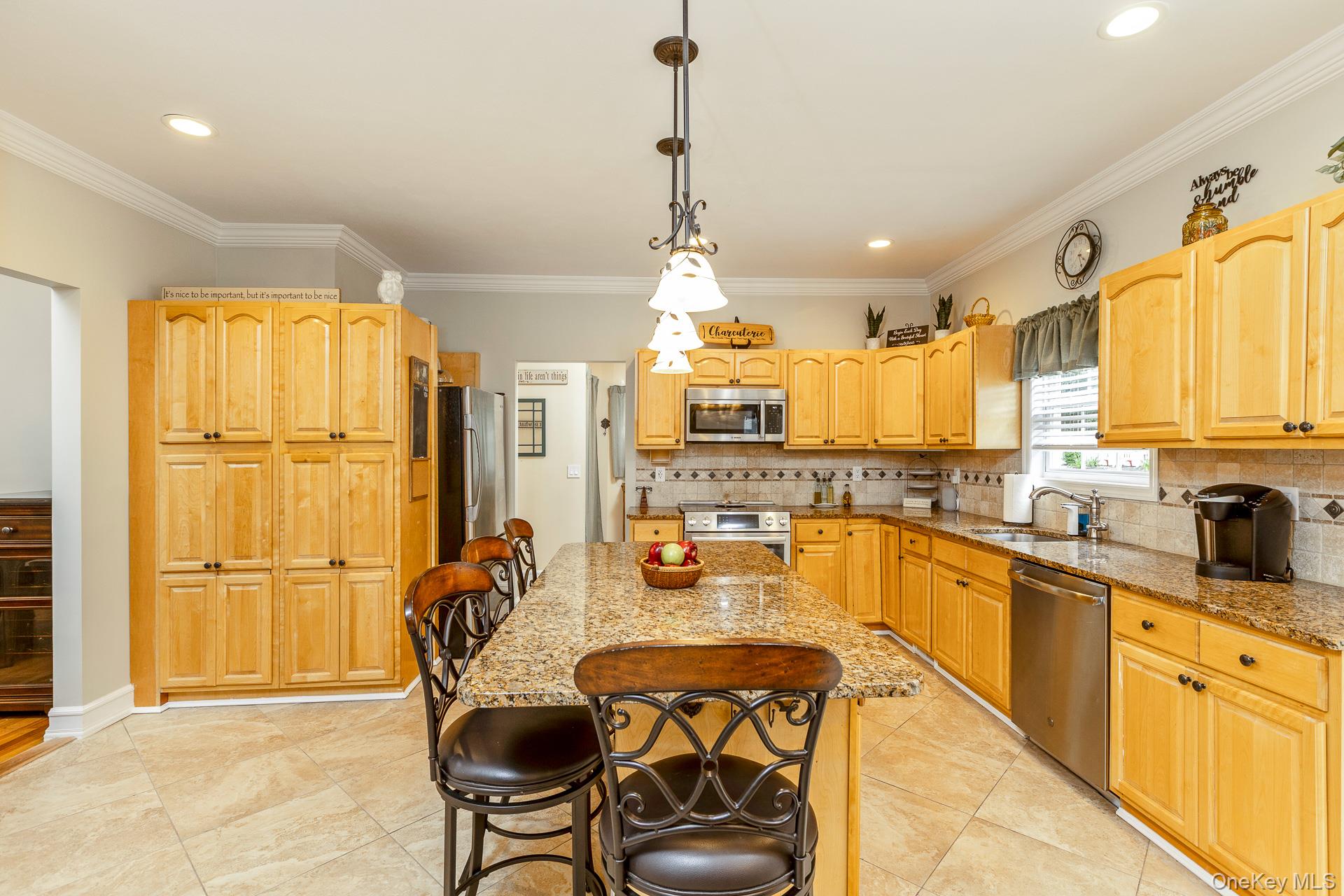 2835 N Wading River Road Property Photo 20