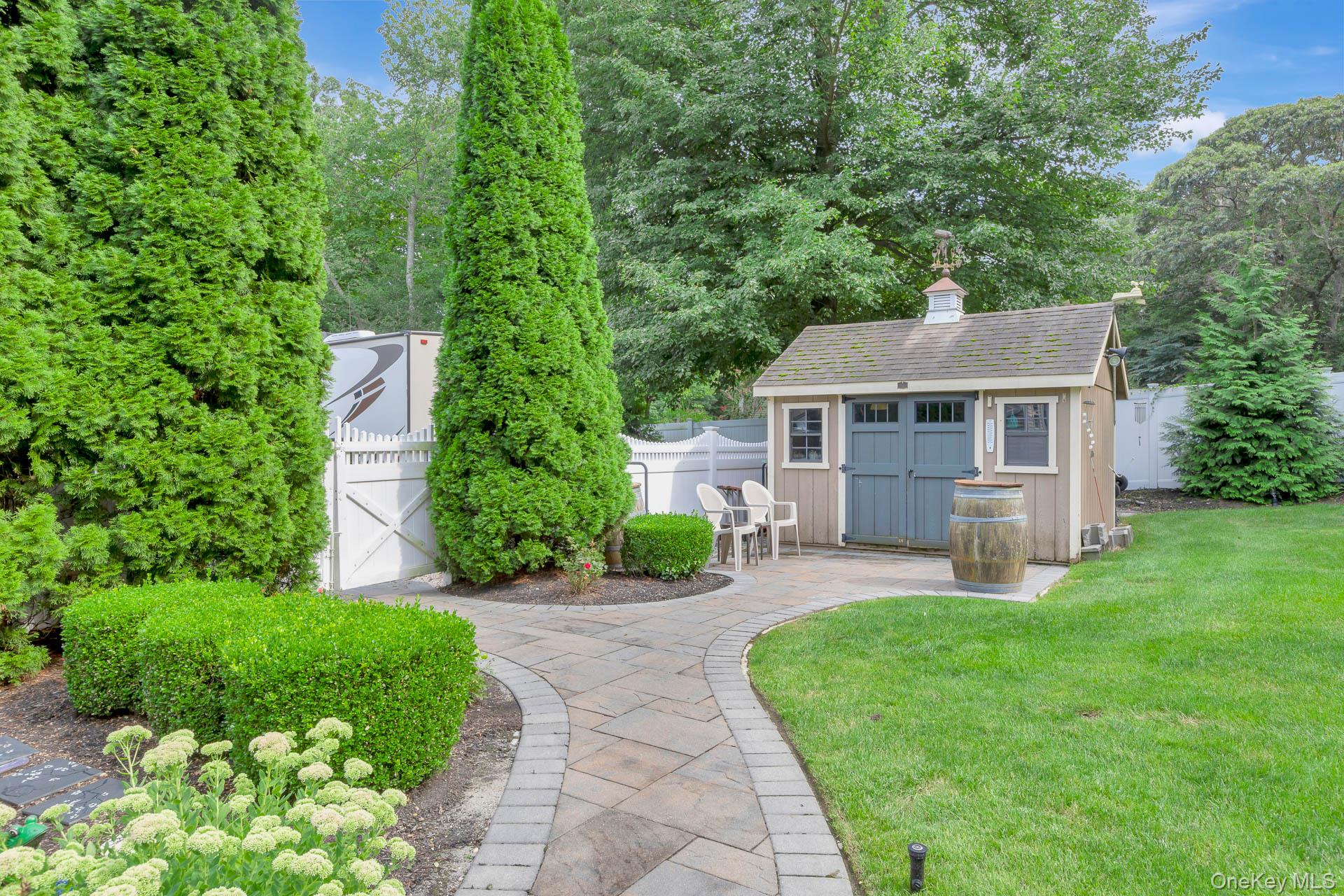 2835 N Wading River Road Property Photo 34