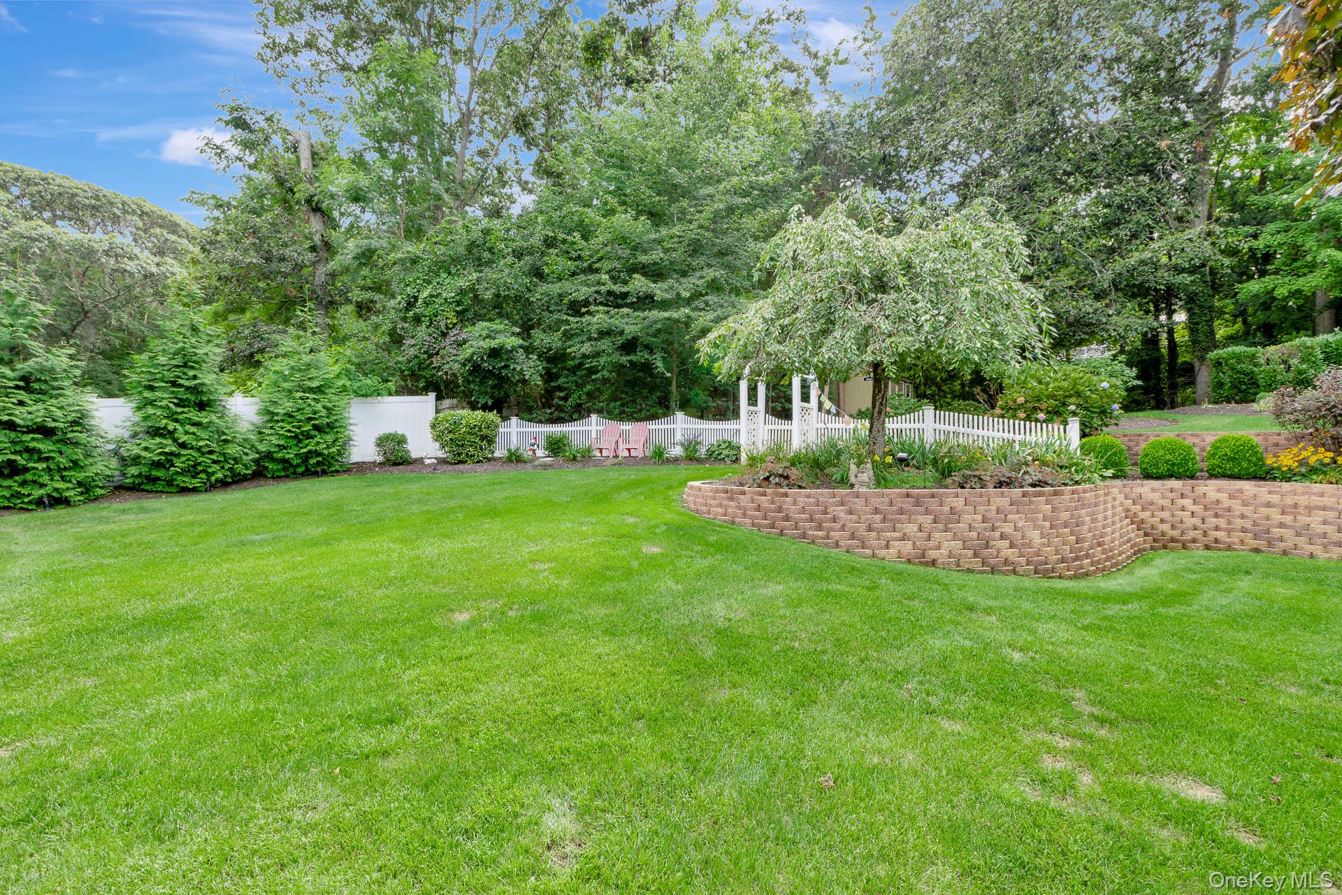 2835 N Wading River Road Property Photo 35