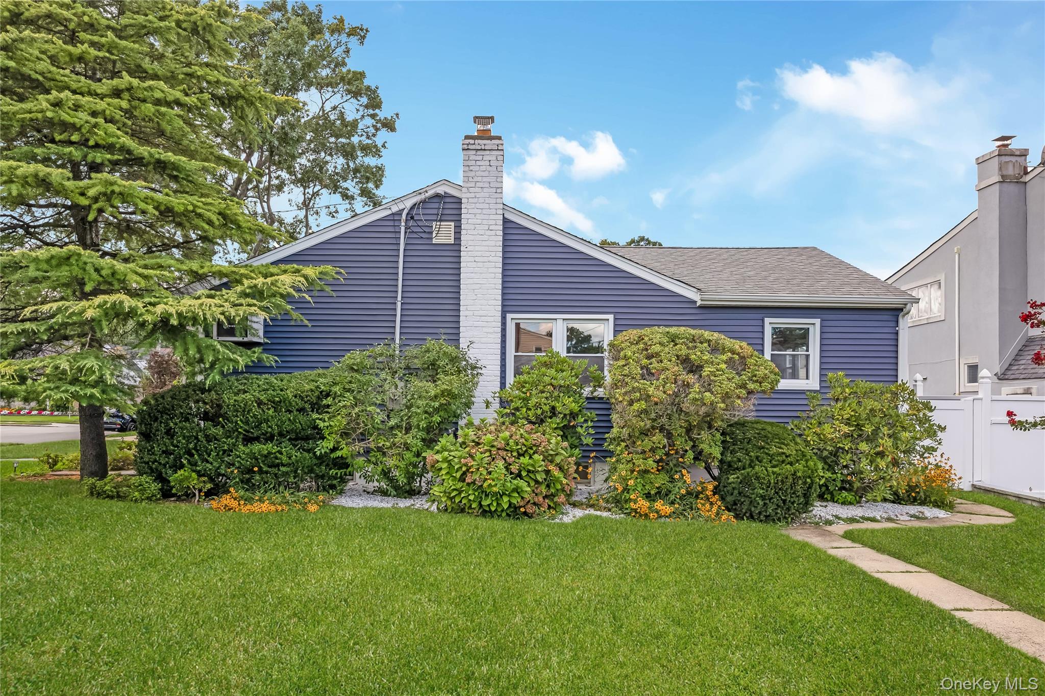 108 Woods Avenue Property Photo 4