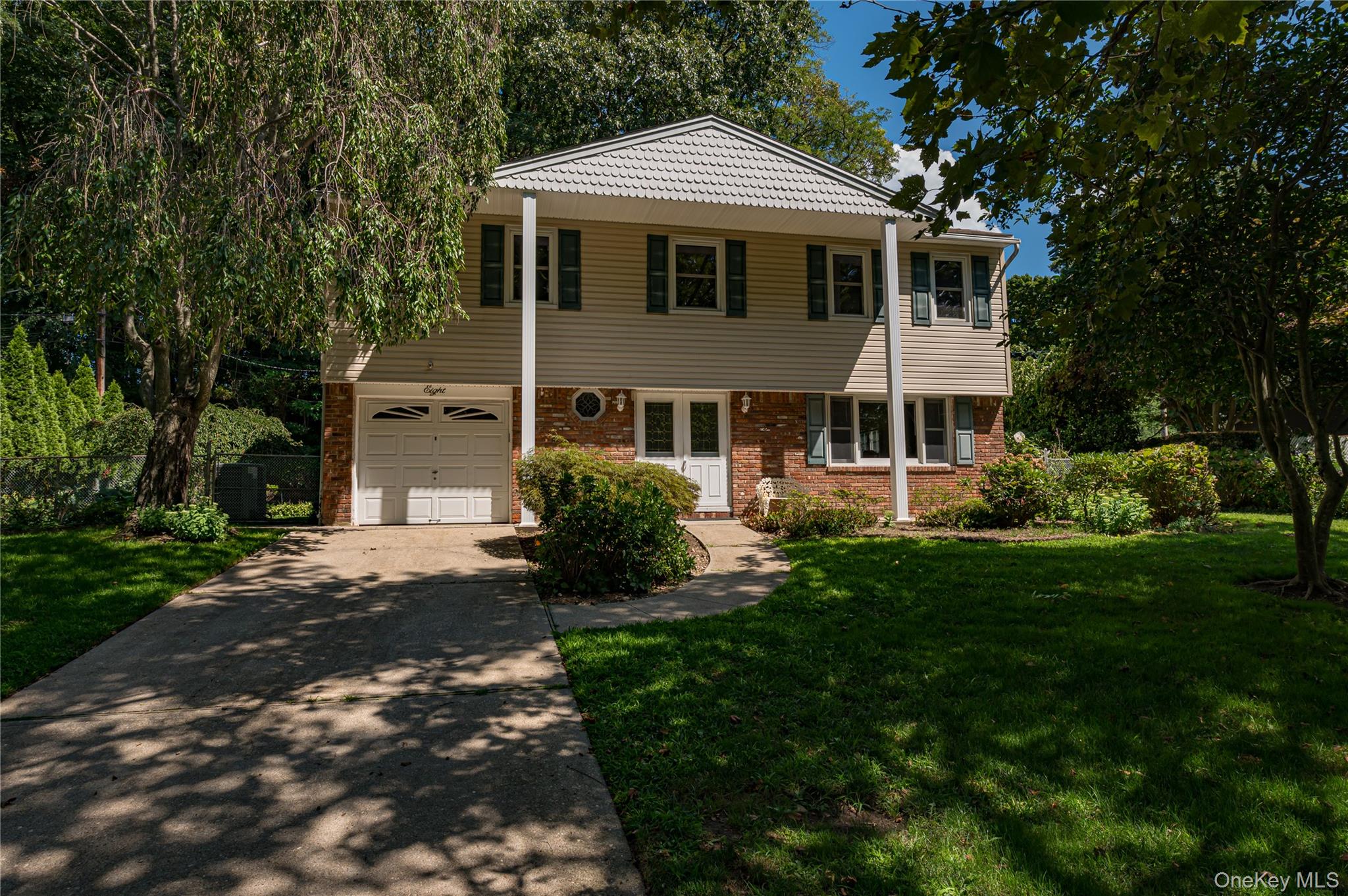 8 Salisbury Drive Property Photo 2
