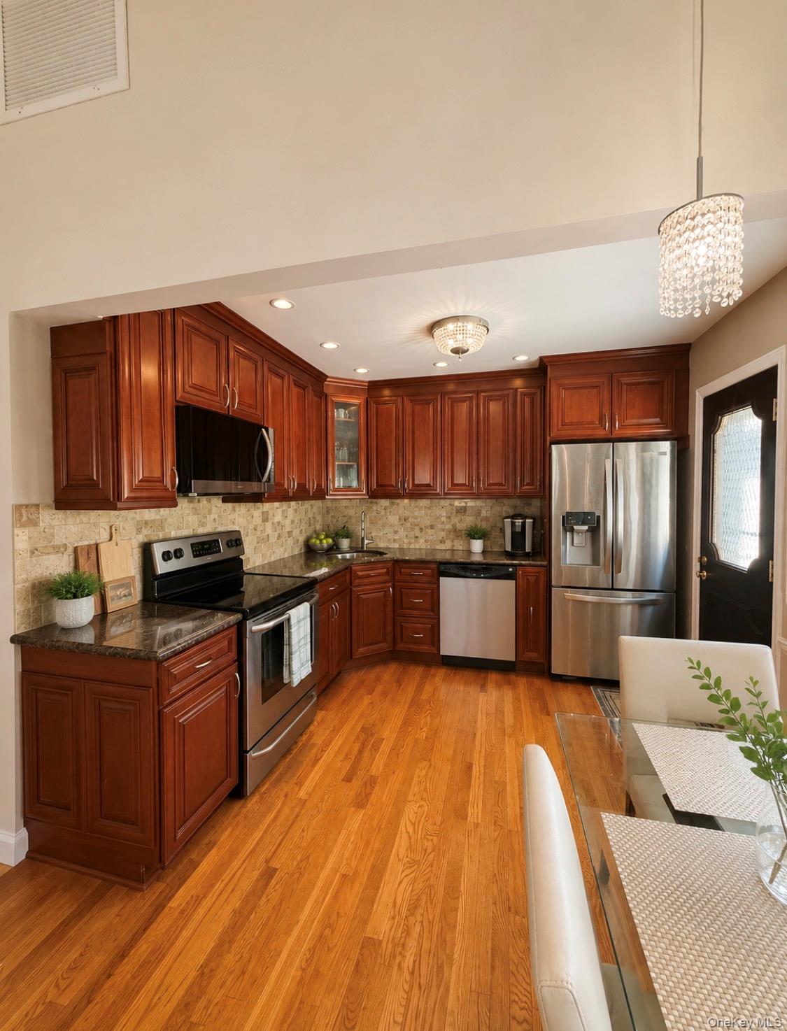 2426 Freeport Street Property Photo 4