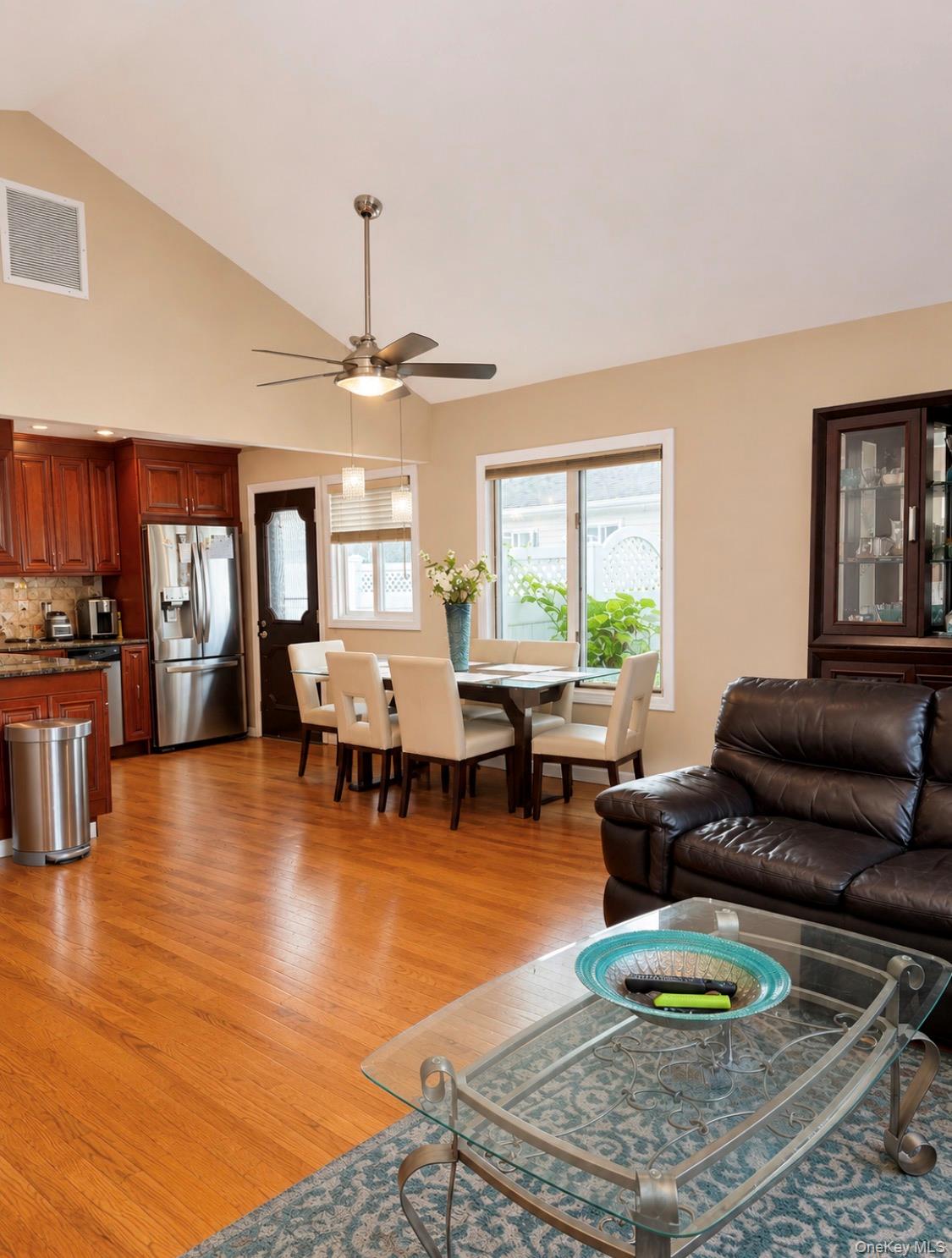 2426 Freeport Street Property Photo 6