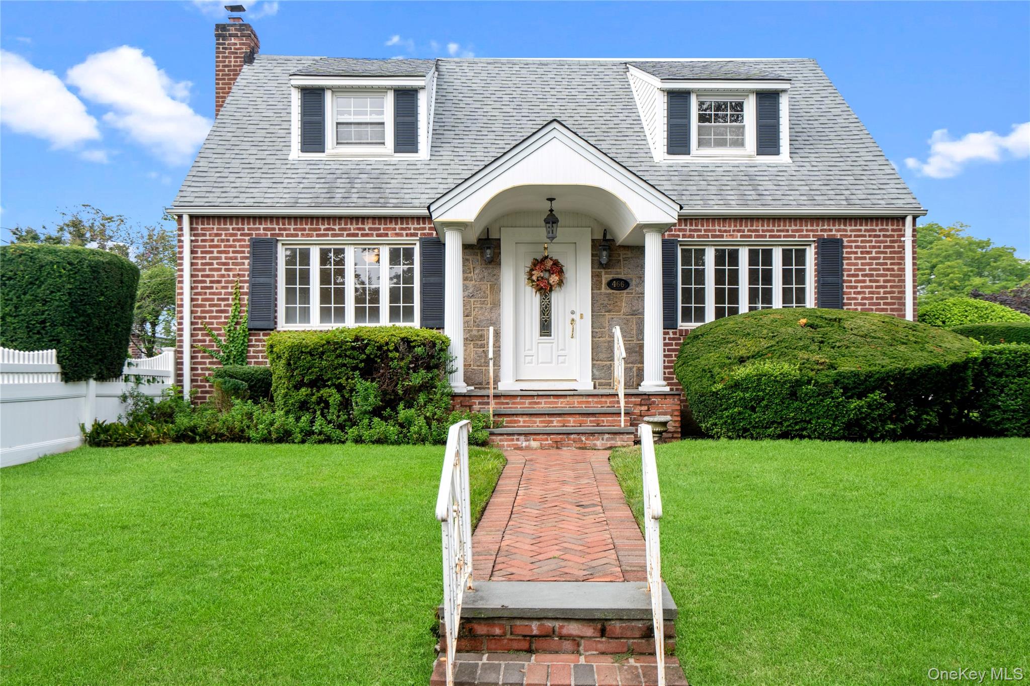 466 Croyden Road Property Photo 1