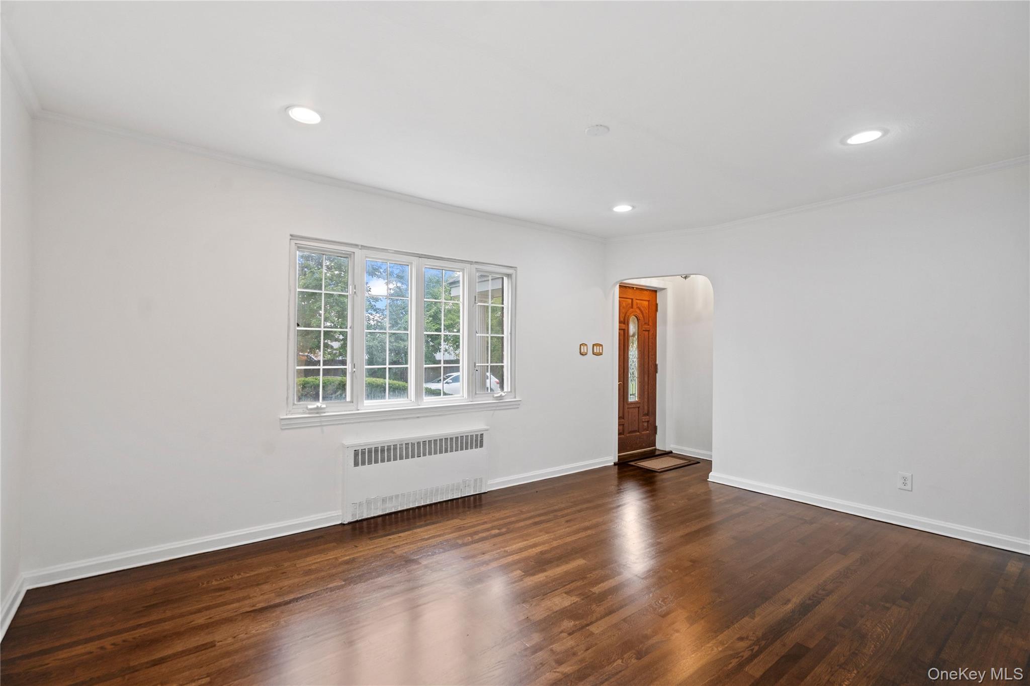 466 Croyden Road Property Photo 3