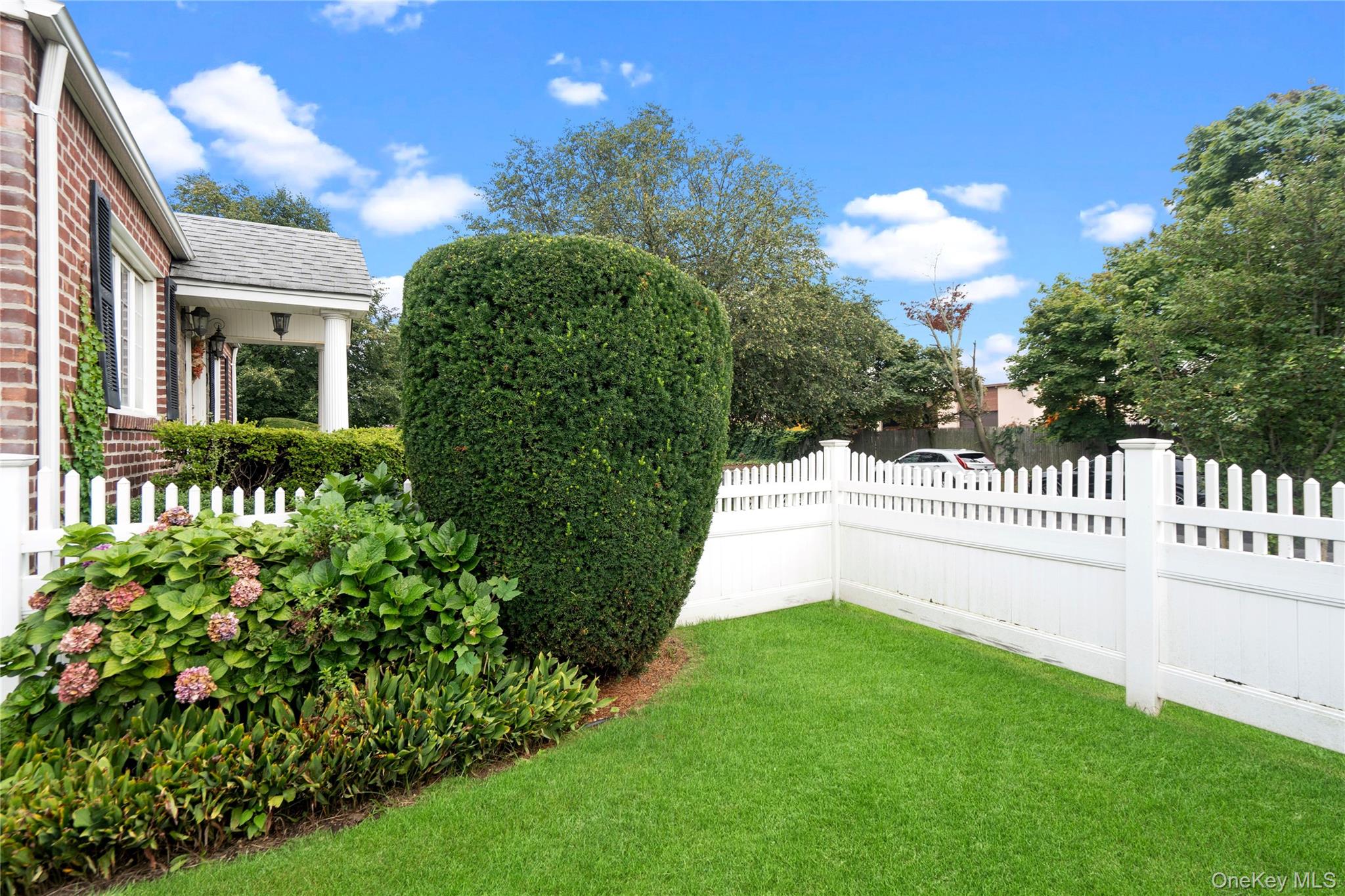466 Croyden Road Property Photo 16