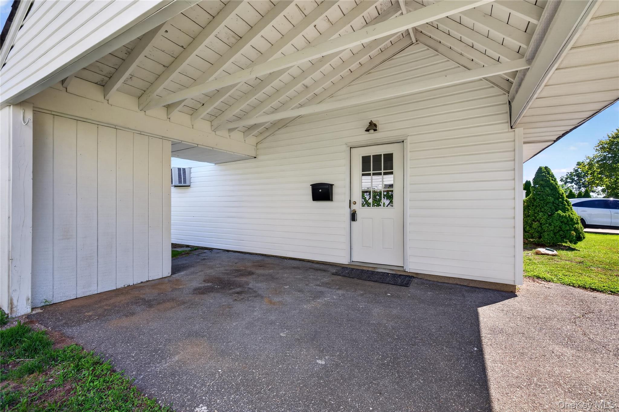 17 Berry Lane Property Photo 3