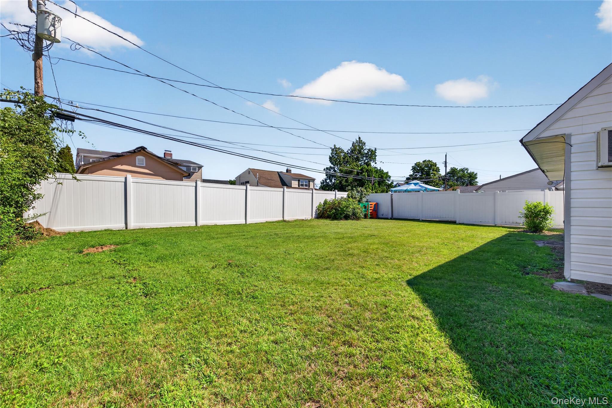 17 Berry Lane Property Photo 5