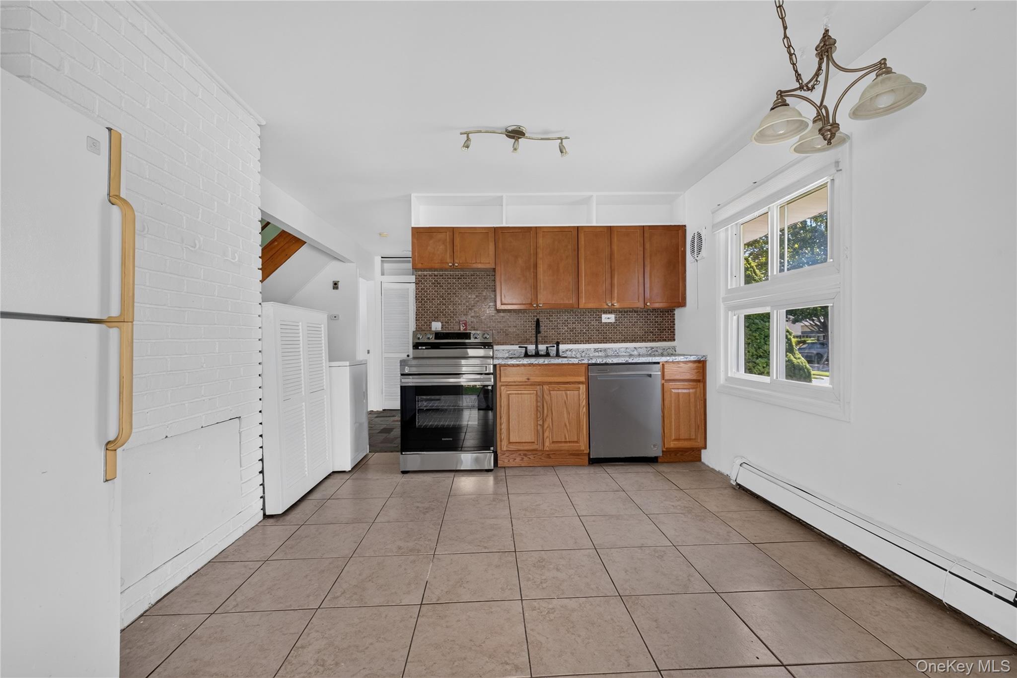 17 Berry Lane Property Photo 8