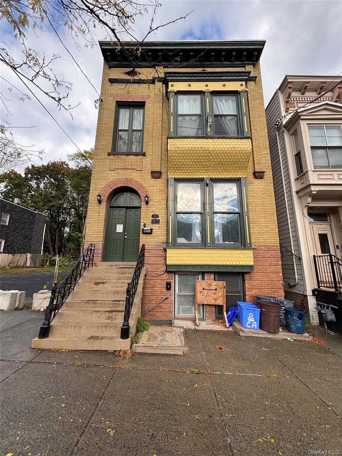 323 Clinton Avenue