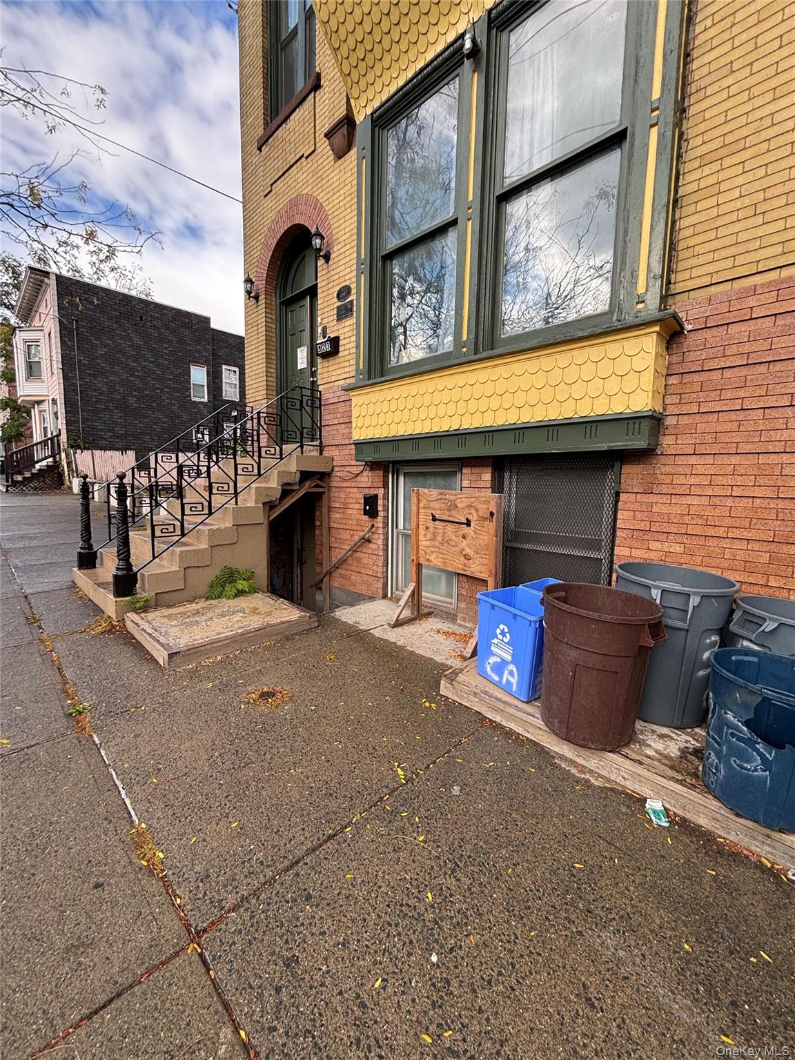 323 Clinton Avenue Property Photo 3