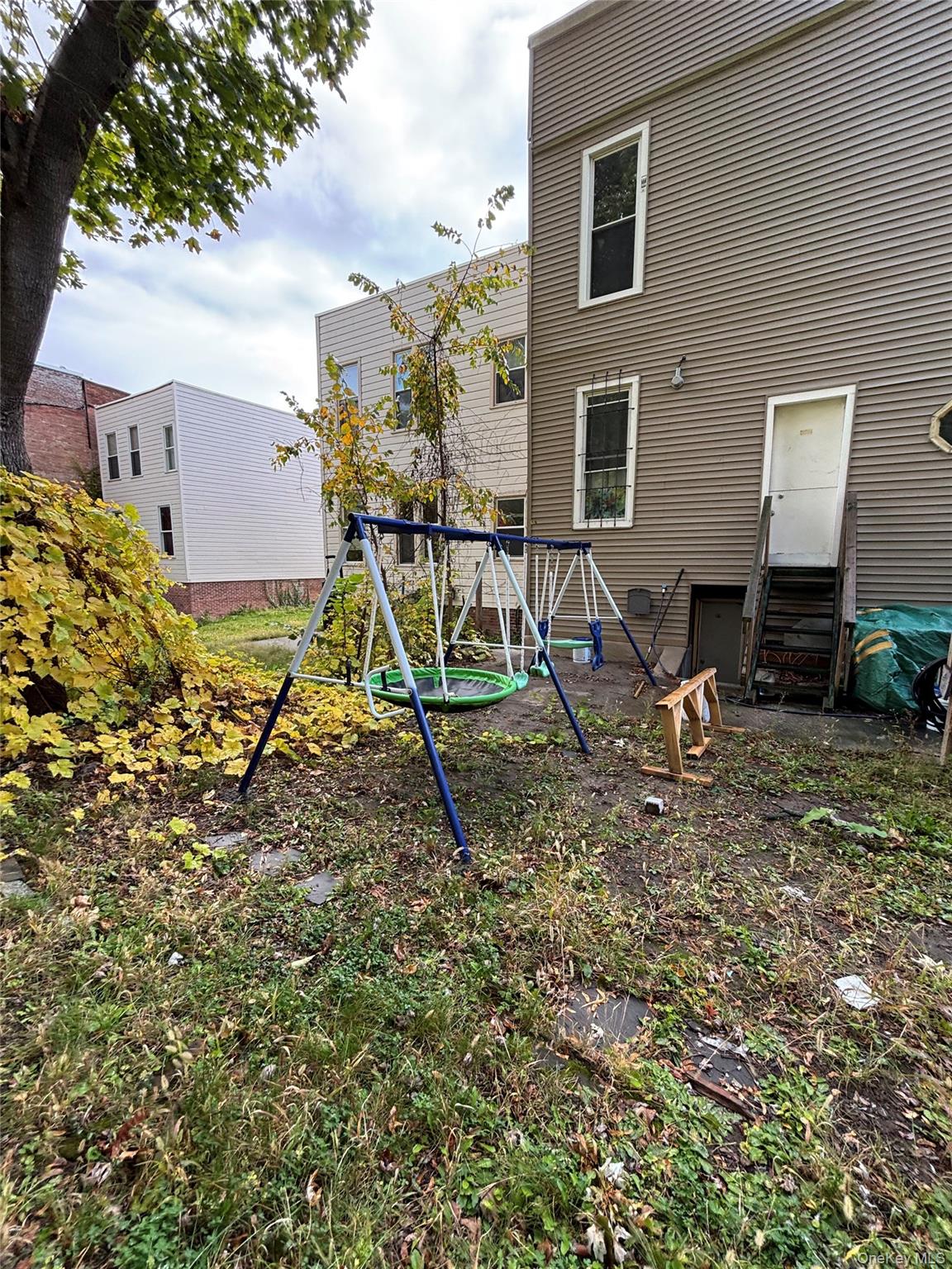323 Clinton Avenue Property Photo 23
