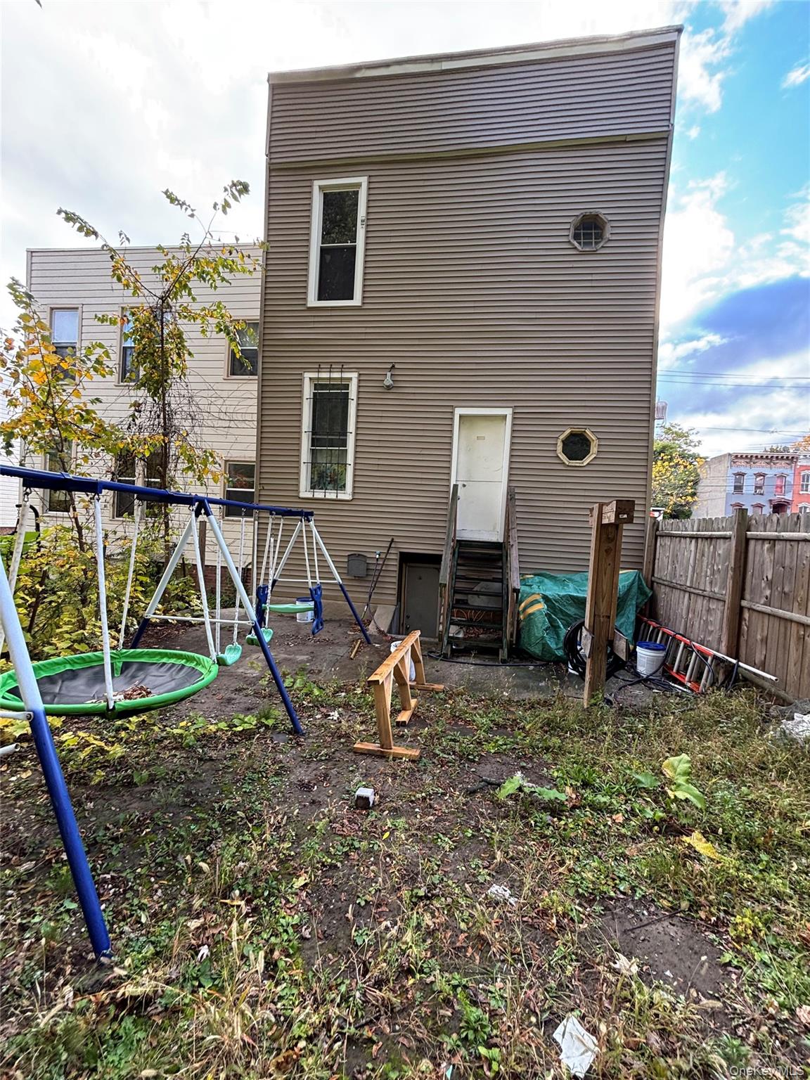 323 Clinton Avenue Property Photo 27
