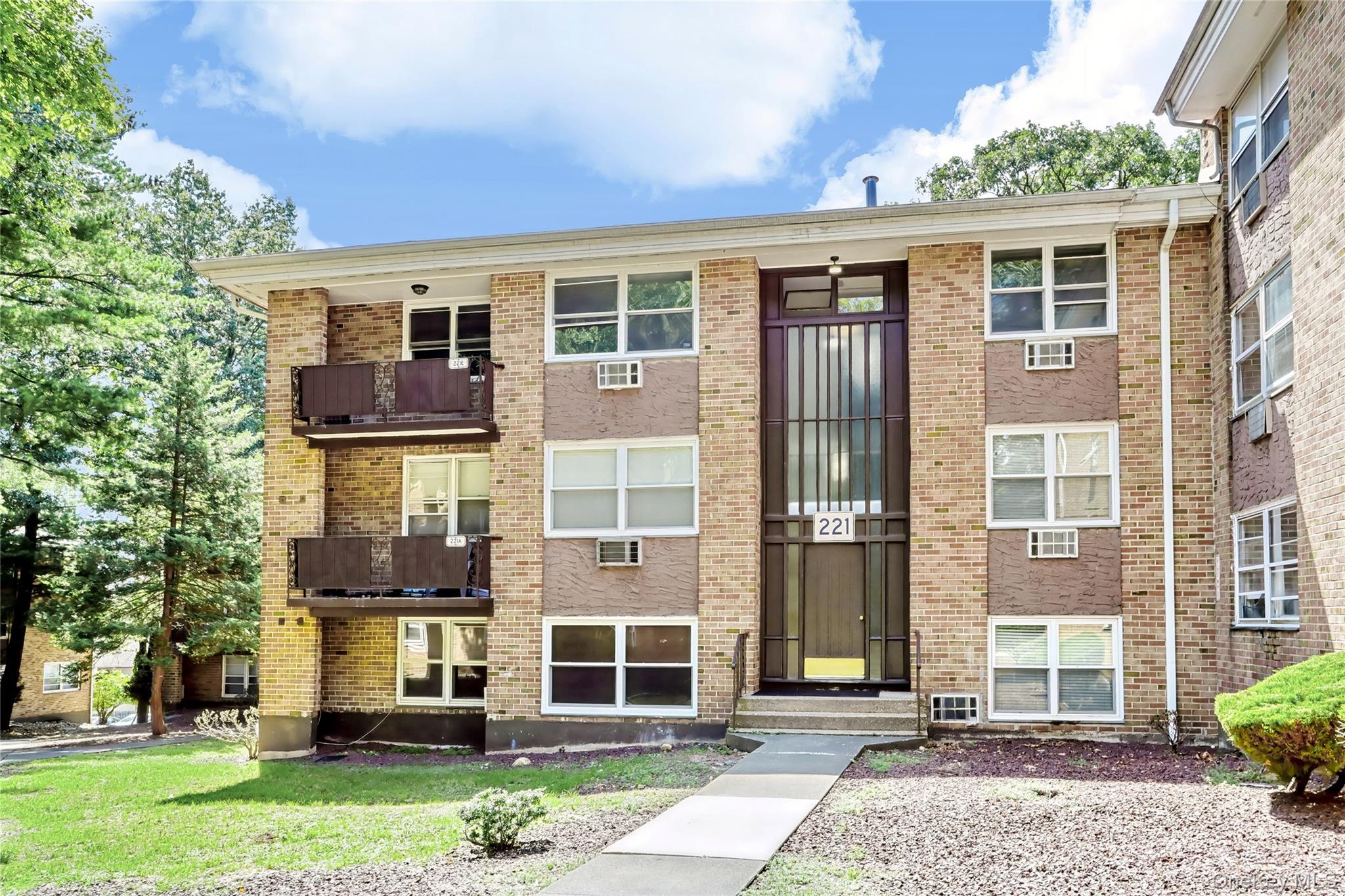 221 Kearsing Parkway E Property Photo 1