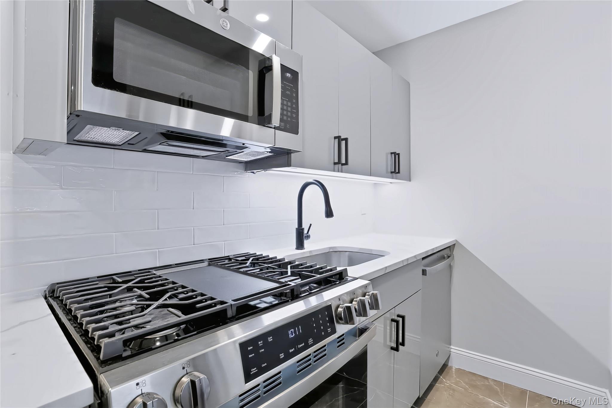 221 Kearsing Parkway E Property Photo 8