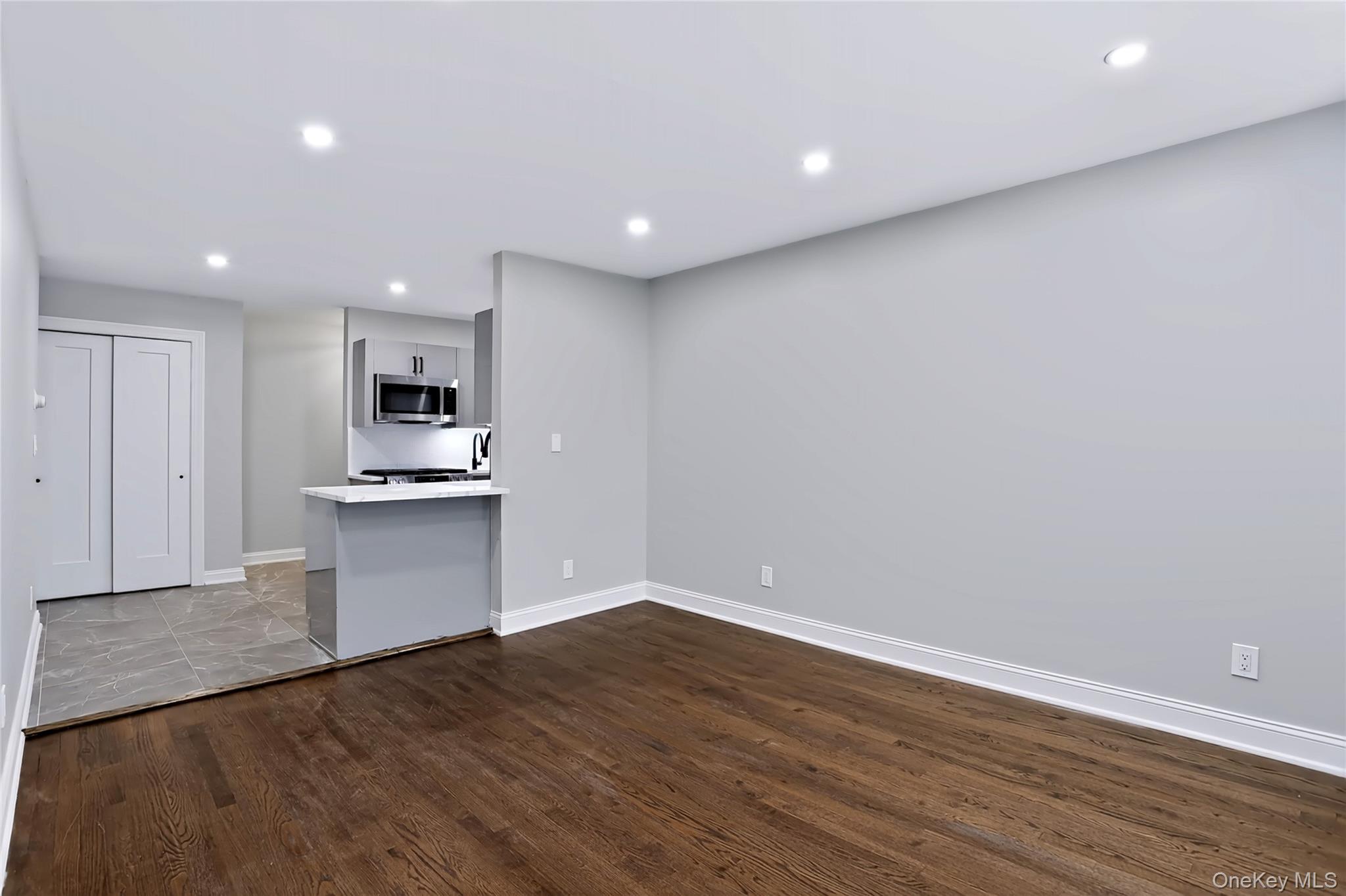 221 Kearsing Parkway E Property Photo 14