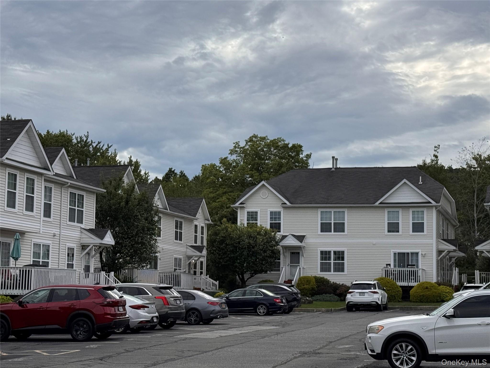 35 Lexington Way Property Photo 2