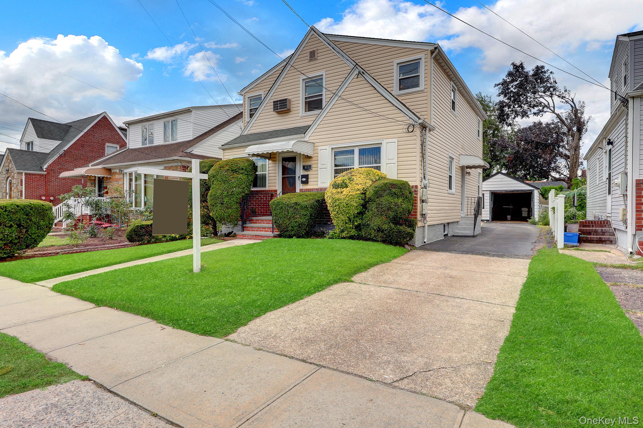 411 New Hyde Park Road Property Photo 9
