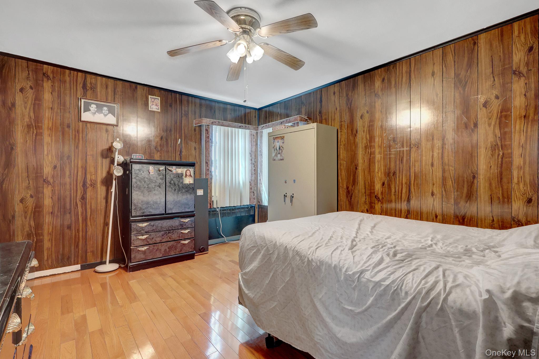 411 New Hyde Park Road Property Photo 15