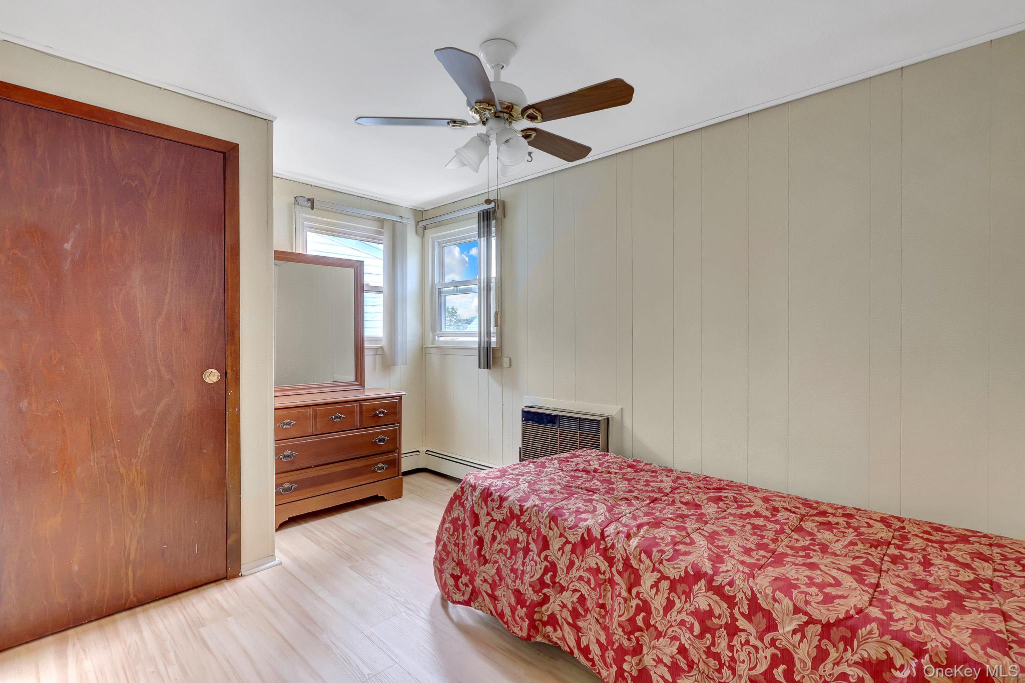 411 New Hyde Park Road Property Photo 24