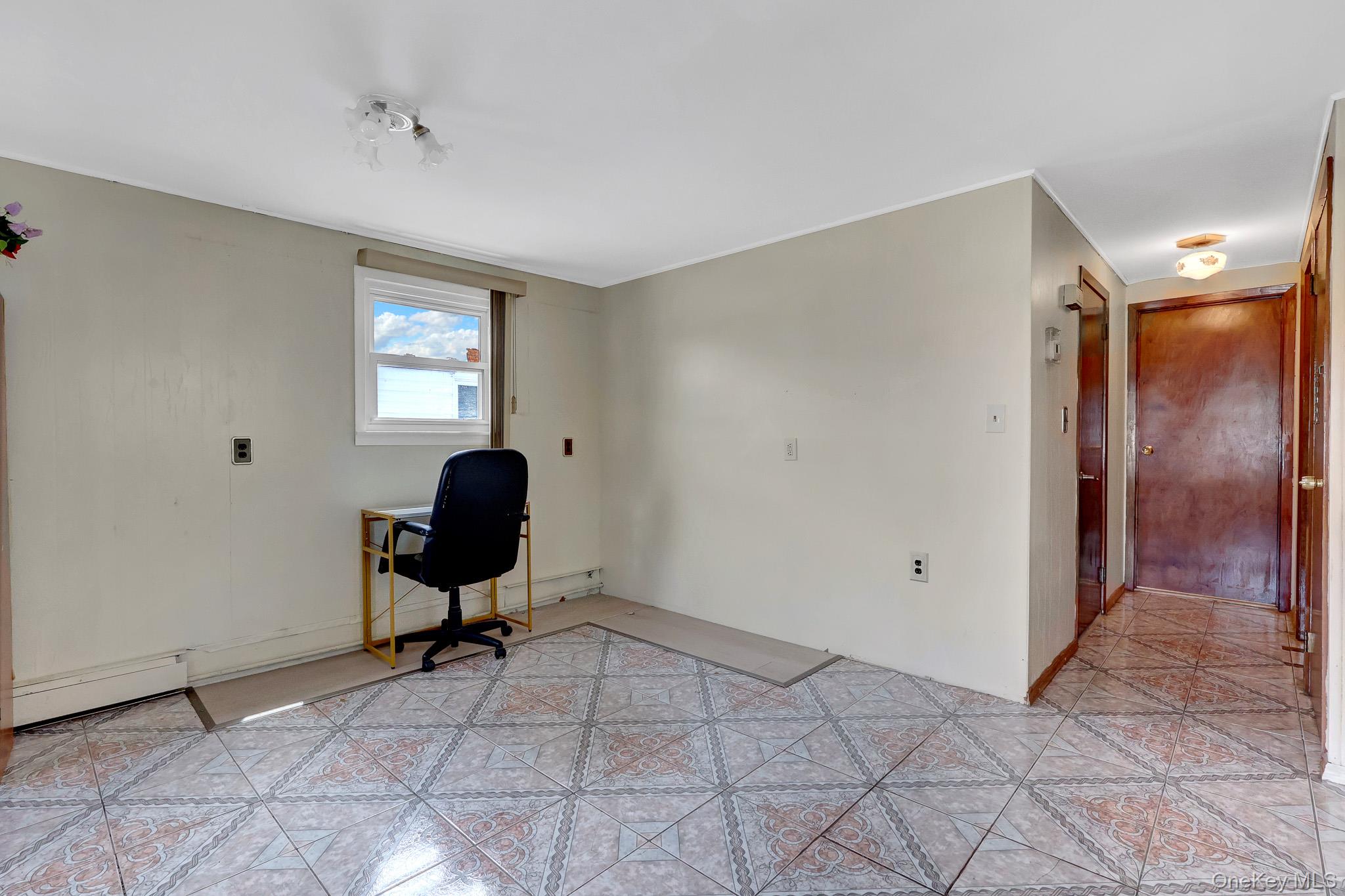 411 New Hyde Park Road Property Photo 27