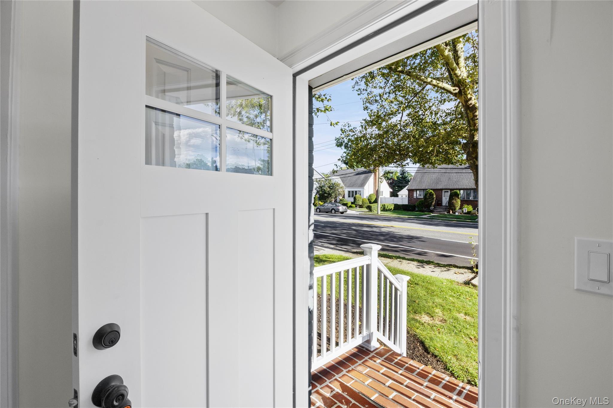 843 Jerusalem Avenue Property Photo 3