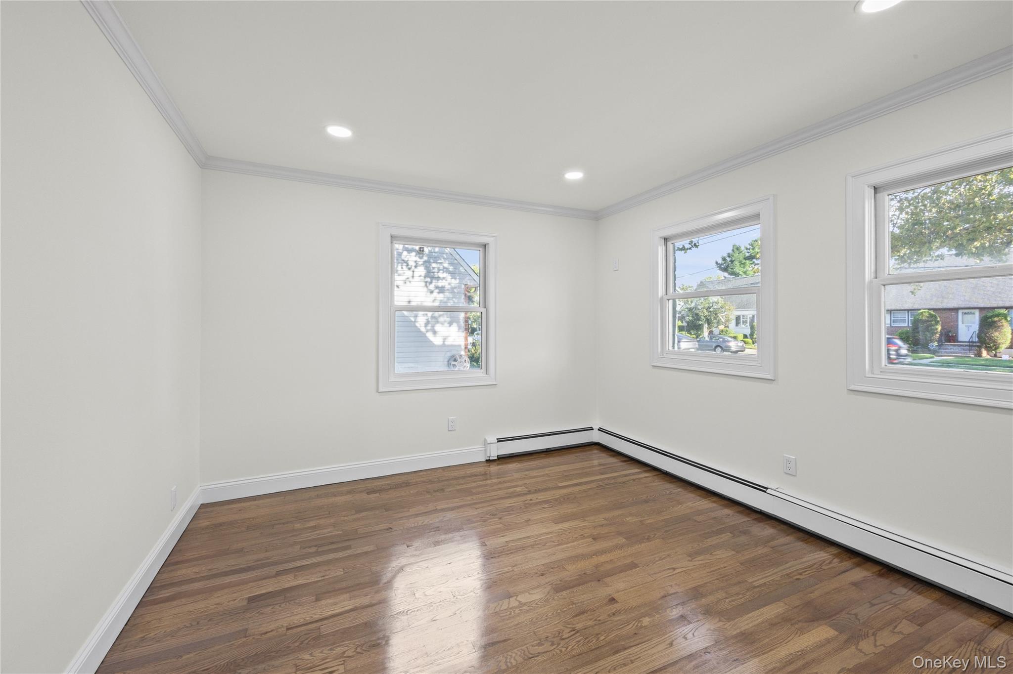 843 Jerusalem Avenue Property Photo 11