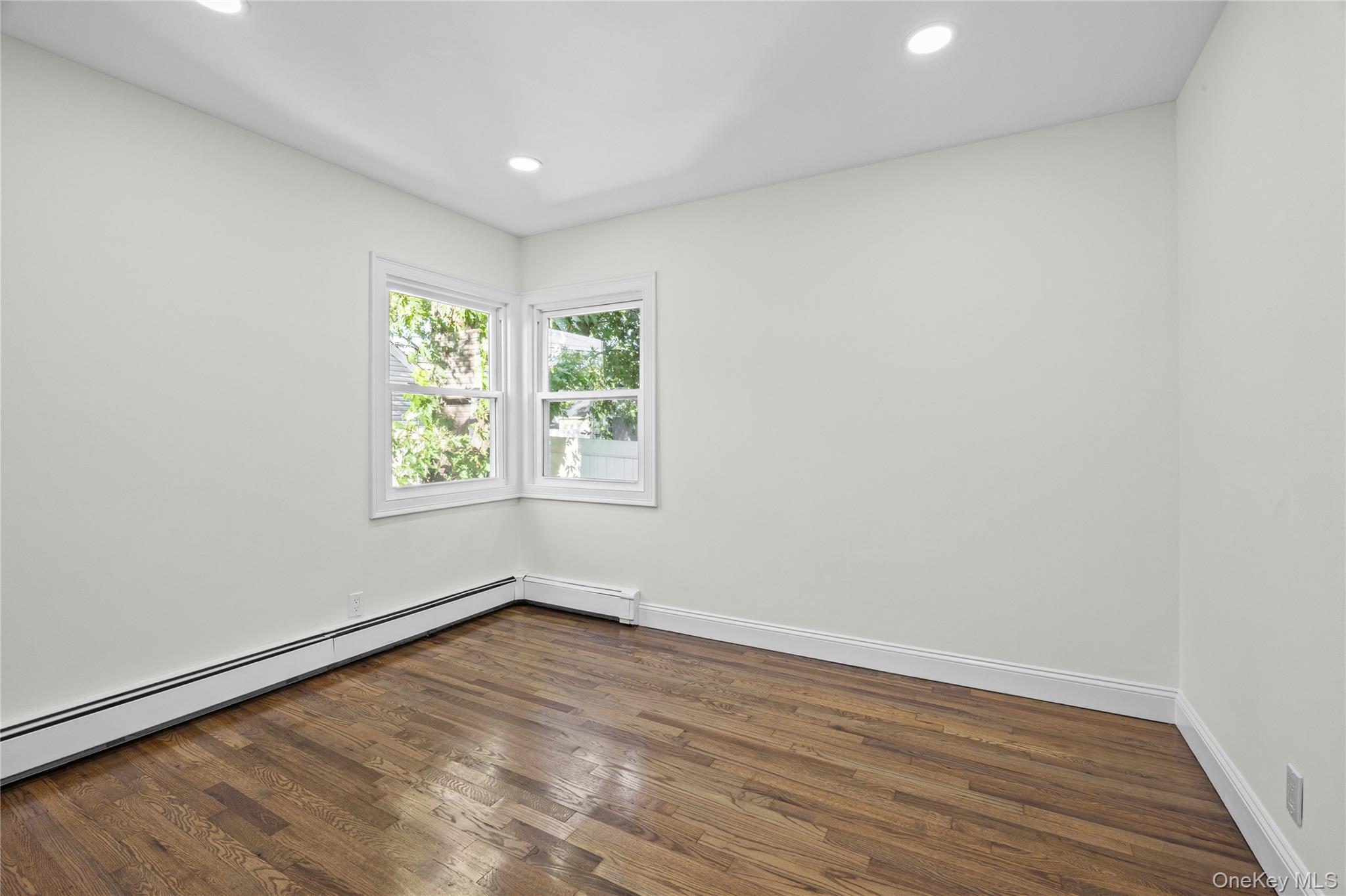 843 Jerusalem Avenue Property Photo 14