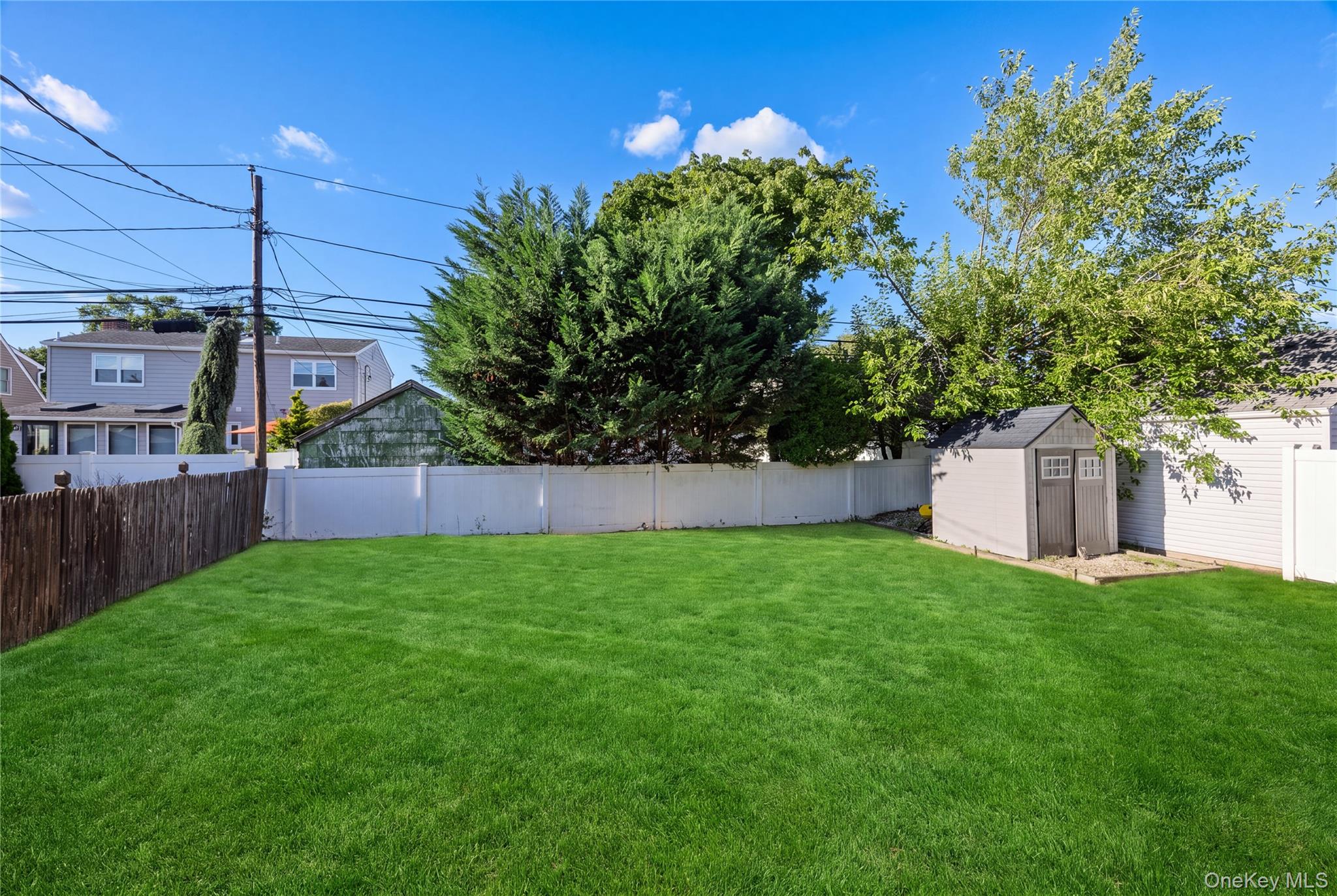843 Jerusalem Avenue Property Photo 20