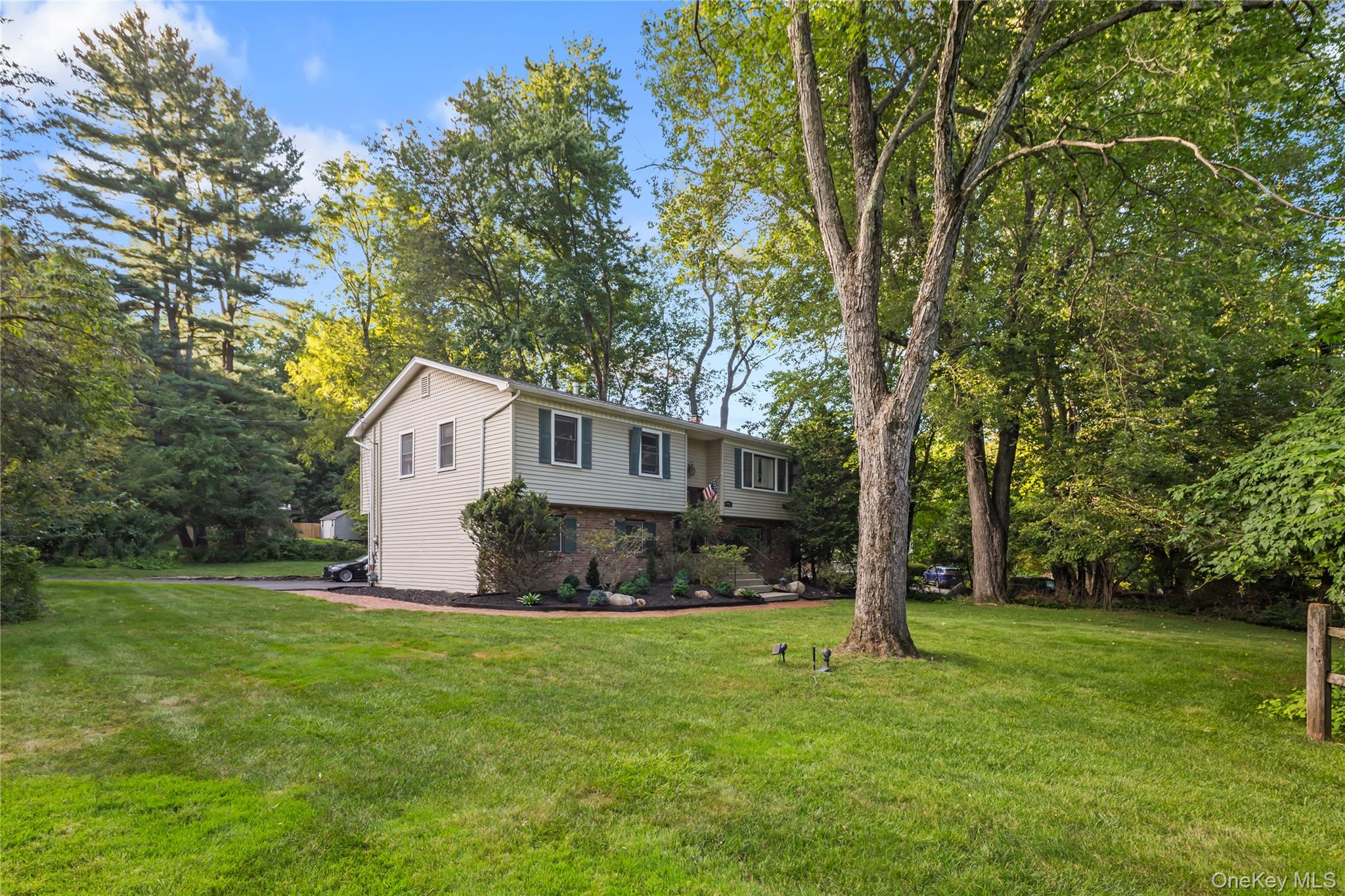635 S Pascack Property Photo 5