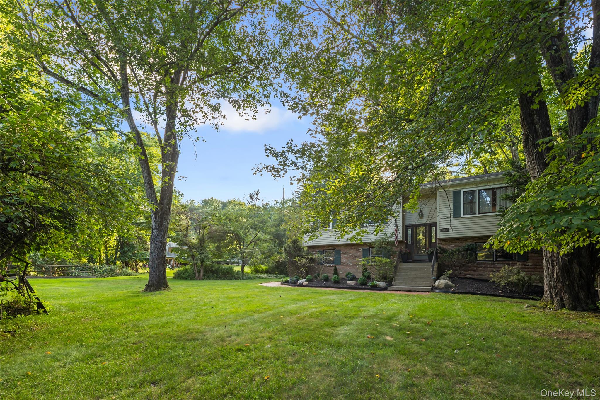 635 S Pascack Property Photo 6