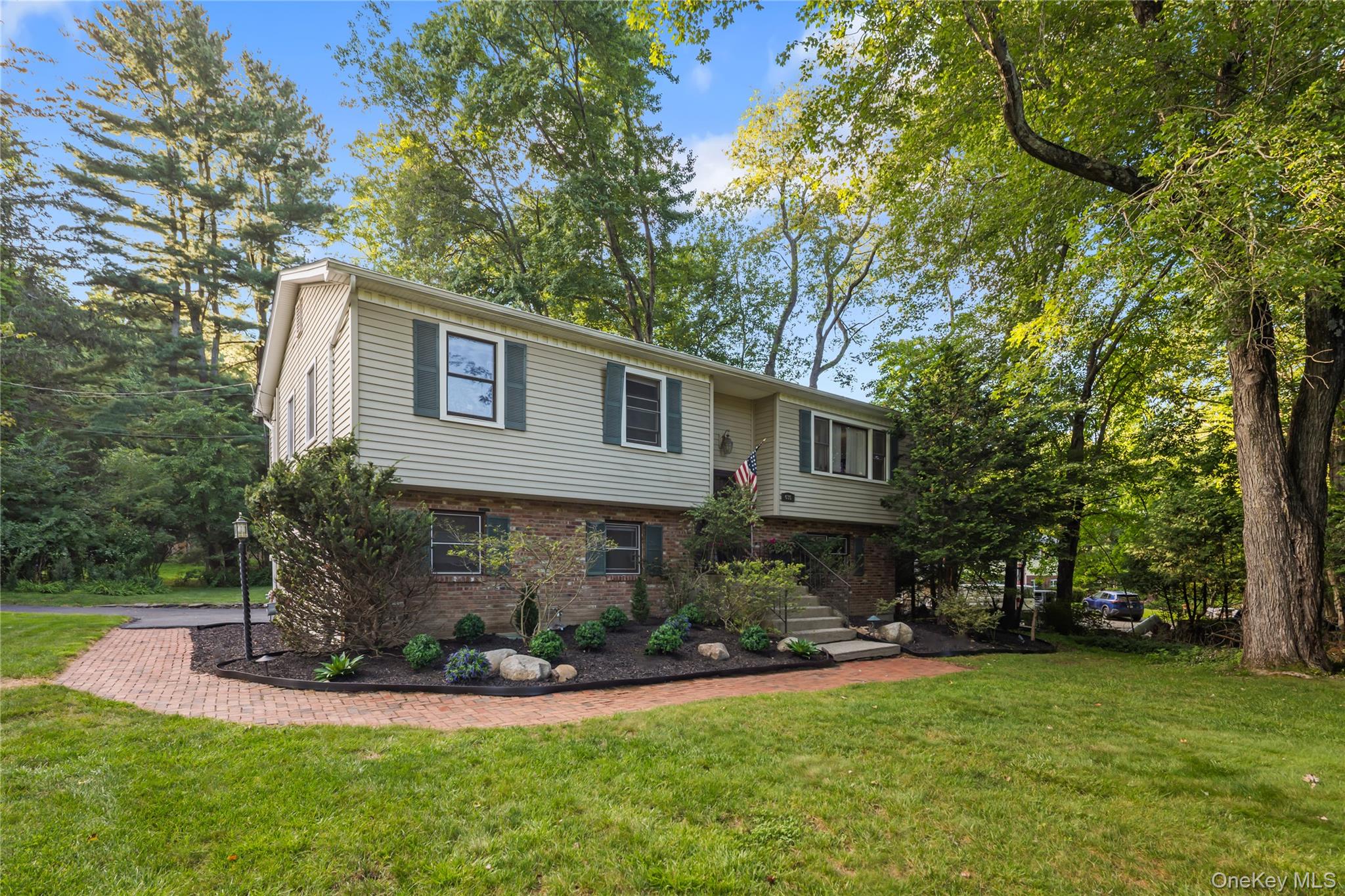 635 S Pascack Property Photo 7