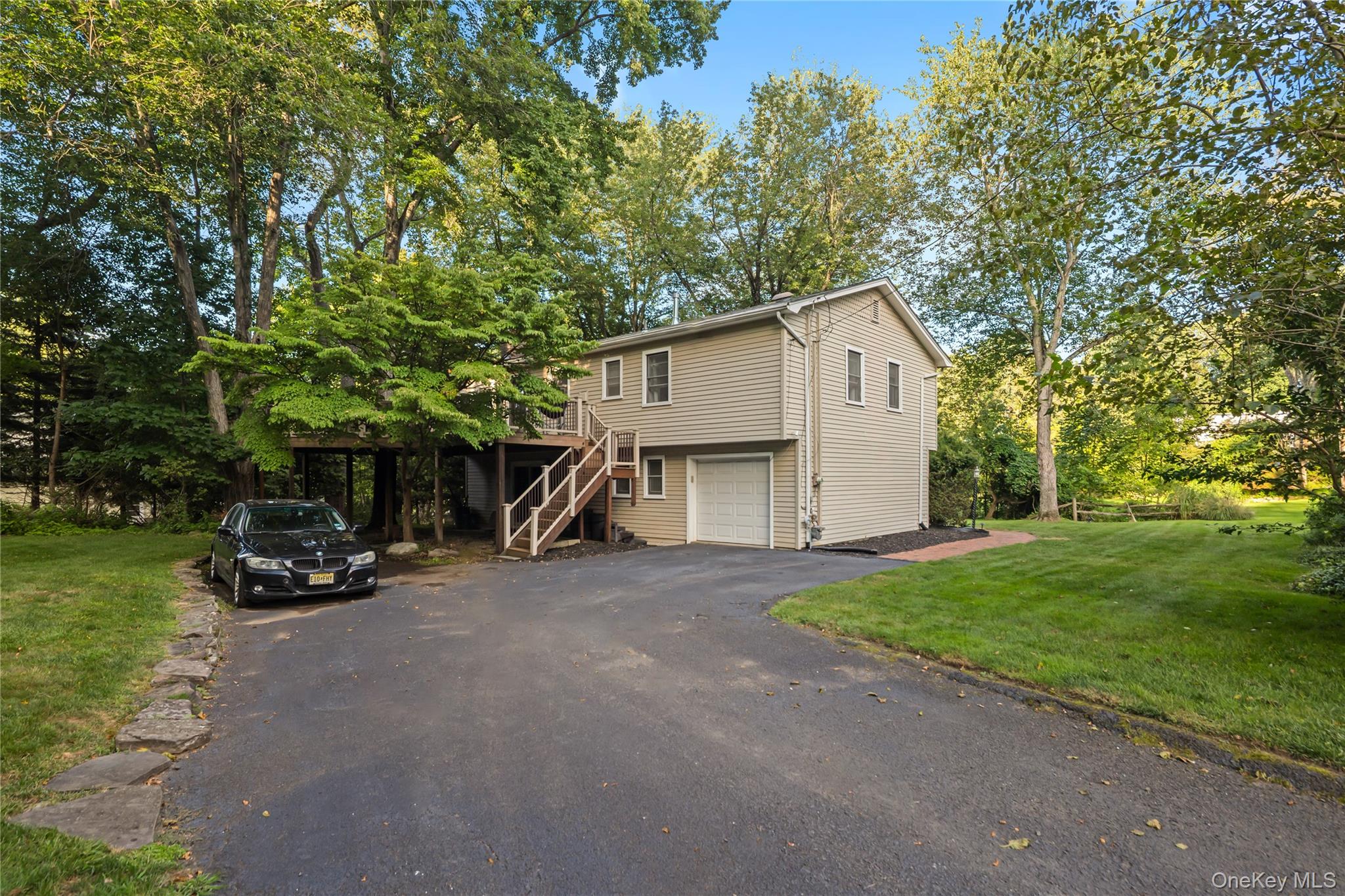 635 S Pascack Property Photo 8