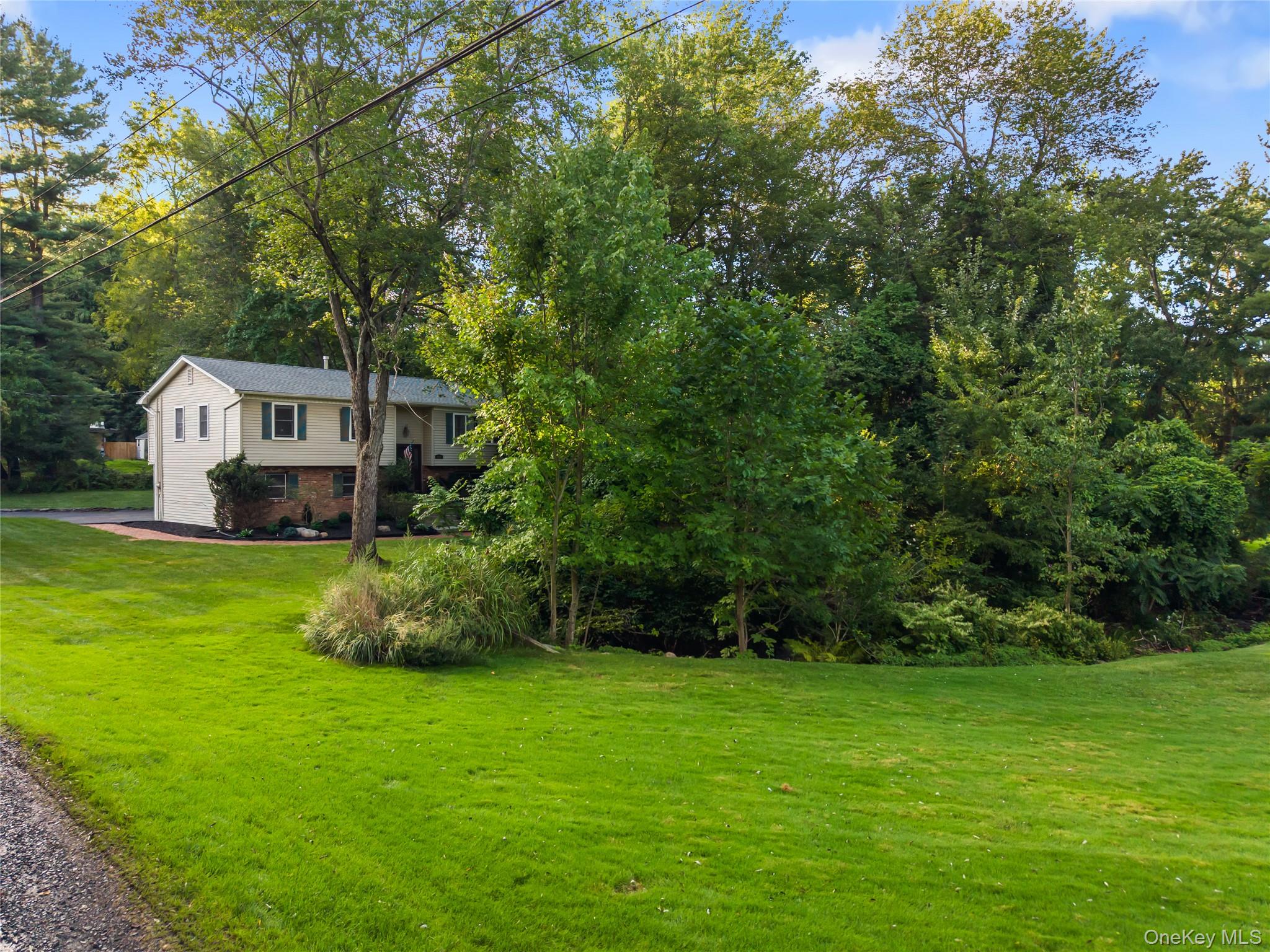 635 S Pascack Property Photo 12