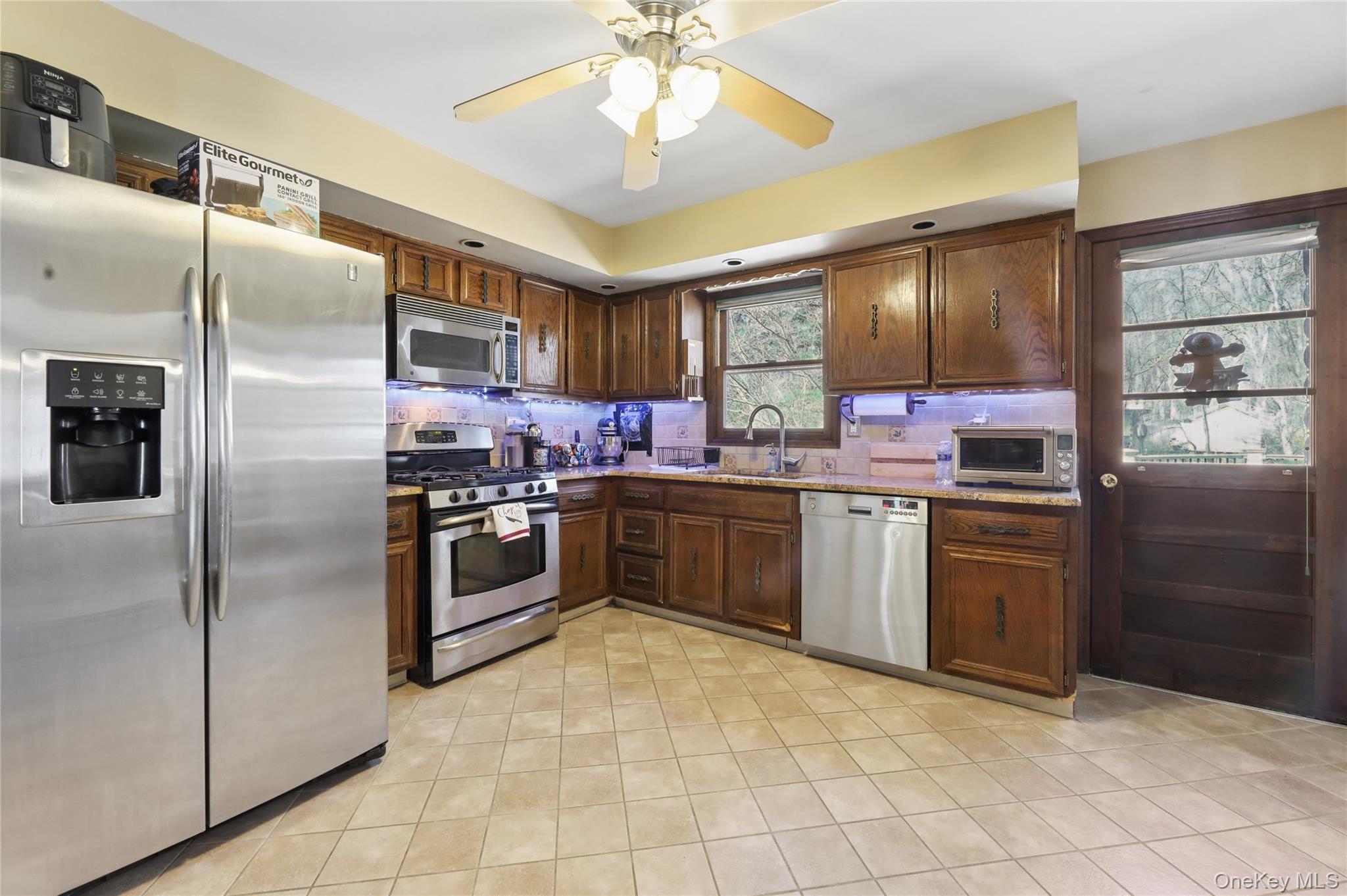 635 S Pascack Property Photo 16