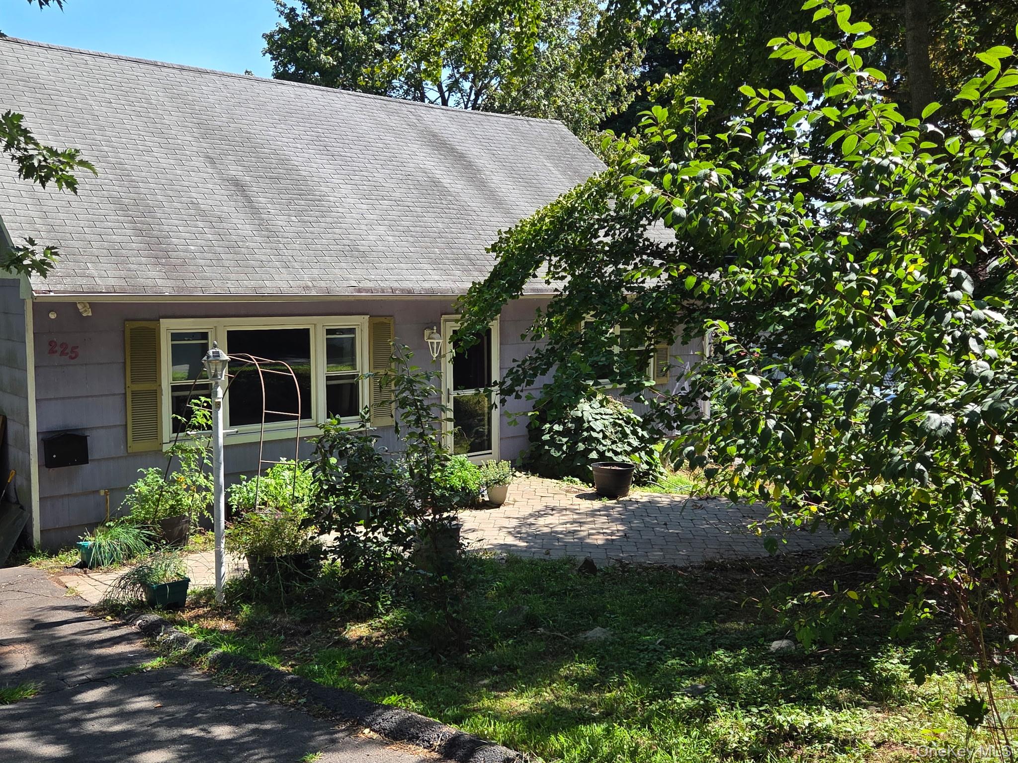 225 S Harrison Avenue Property Photo 2