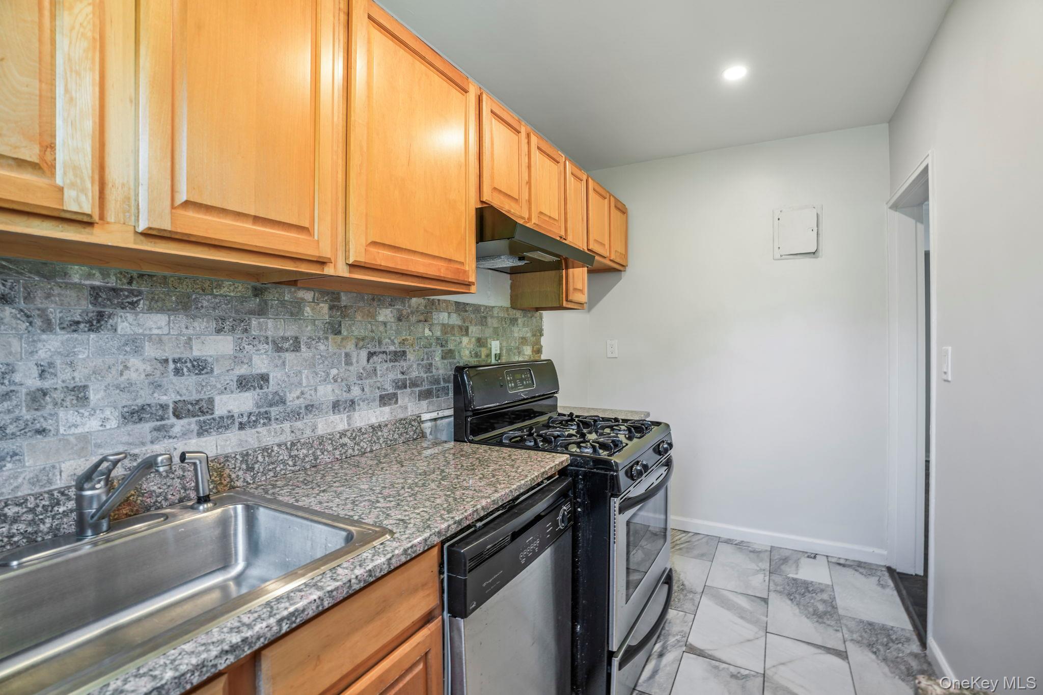 100 Cedar Street A17 Property Photo 8